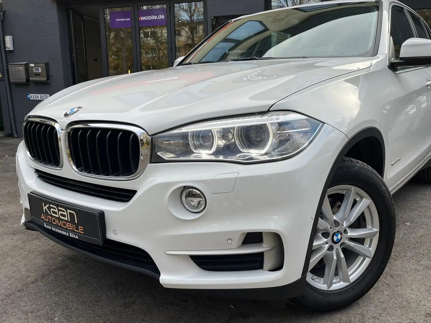 BMW X5 xDrive 25d/XENON/LEDER/NAVI/KAMERA/SHZ/KLIMA/AHK Weiß - 2