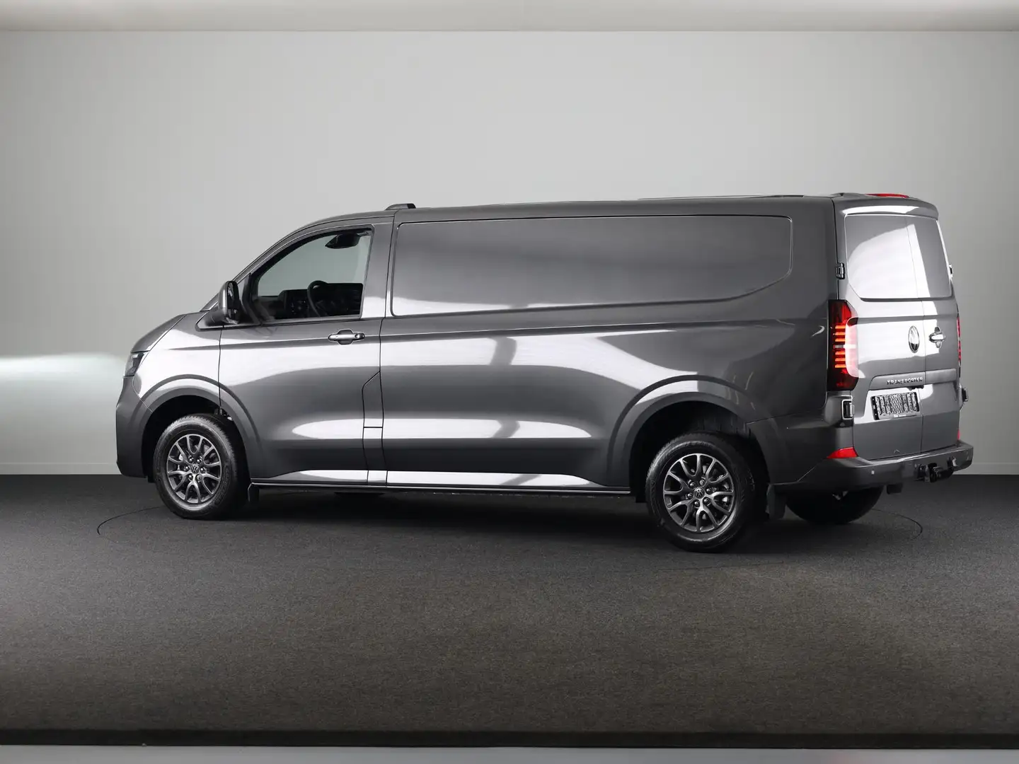 Volkswagen Transporter 2.0 TDI L2H1 30 Style | trekhaak | achterdeuren | - 2