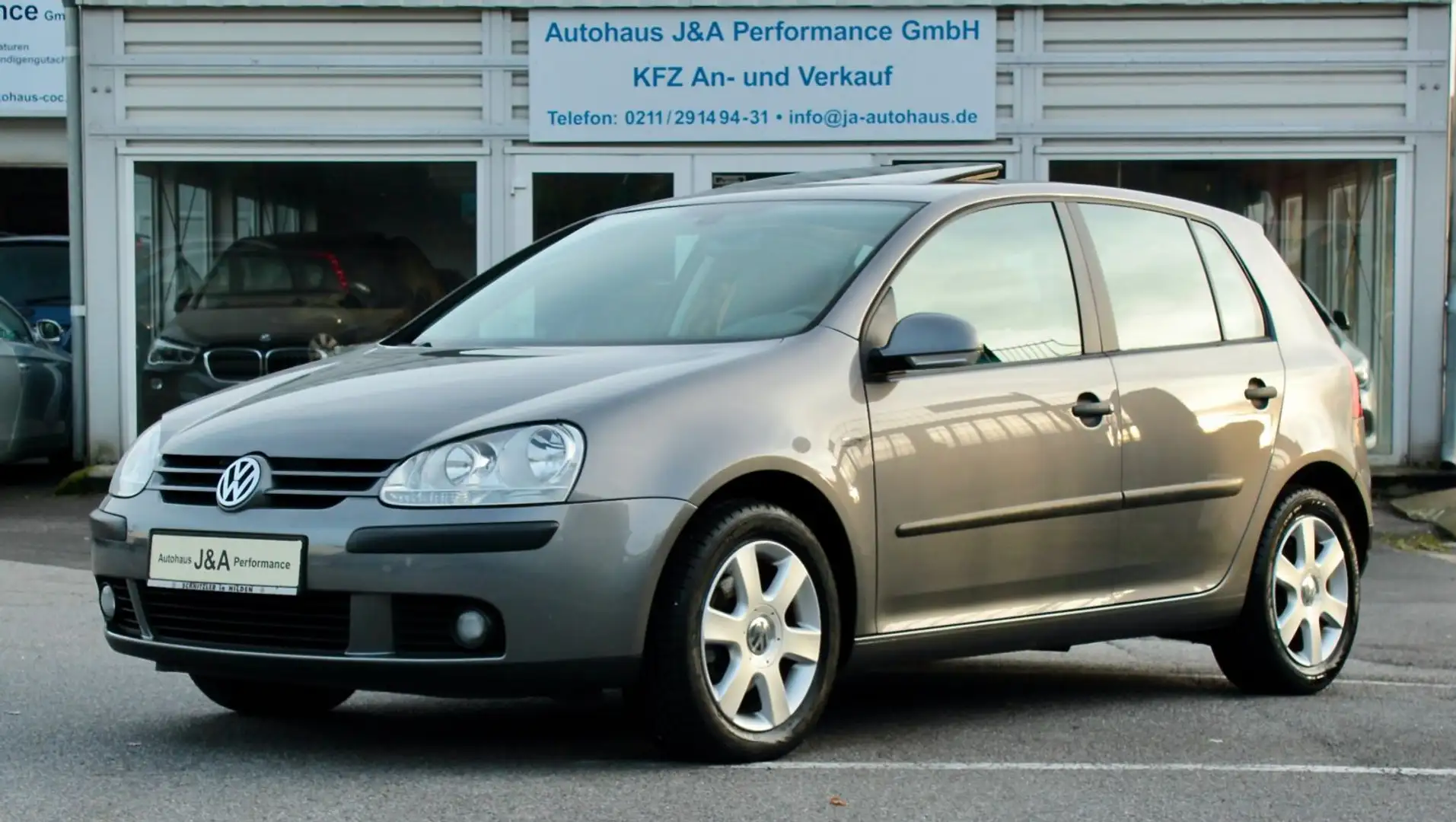 Volkswagen Golf V 1,6l Comfortline /1-HAND/39tkm/Service-VW Grau - 2