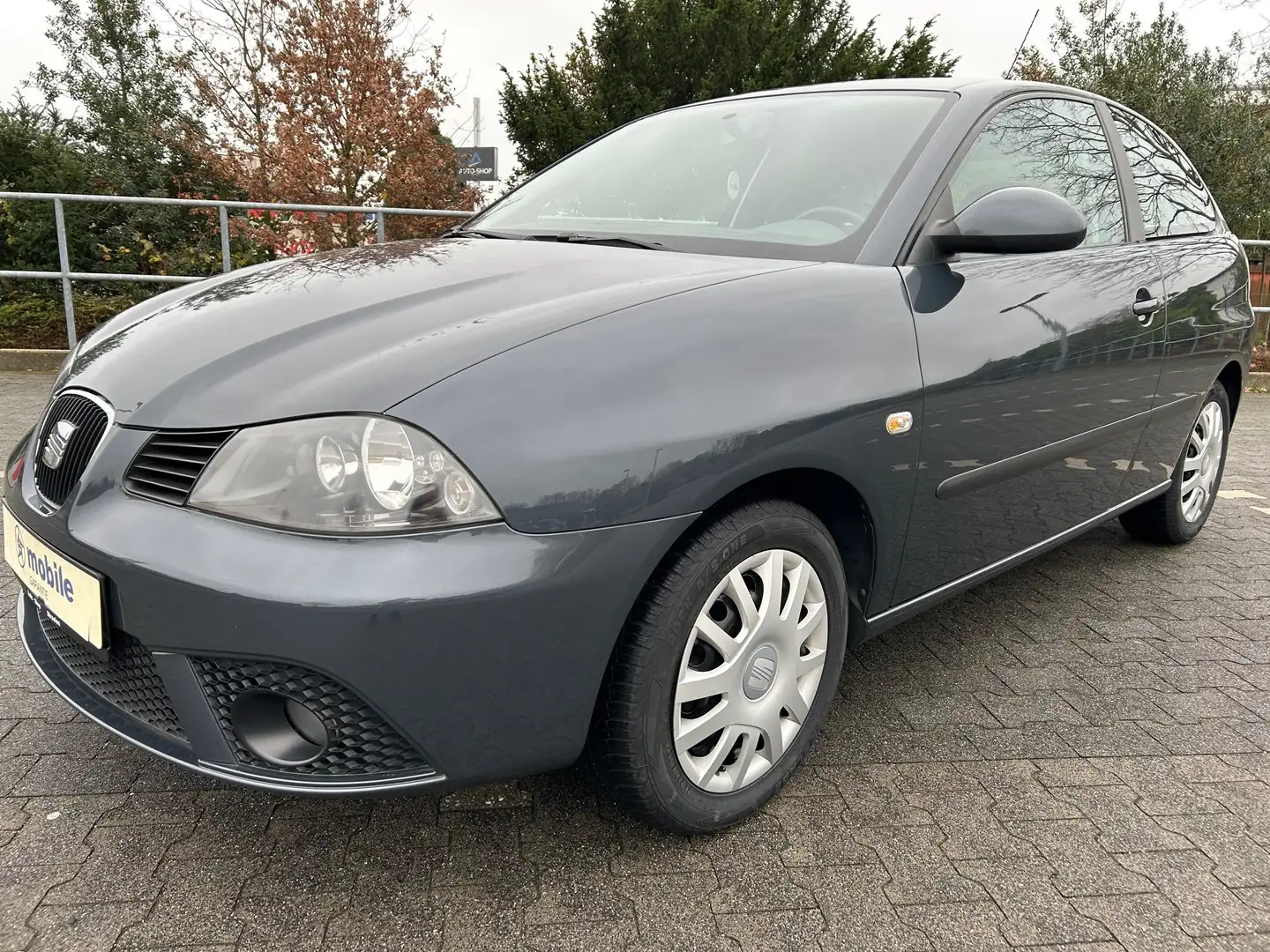 SEAT Ibiza Ibiza   1.4 16V Comfort Edition*KLIMA*SITZHEIZUNG* Schwarz - 1