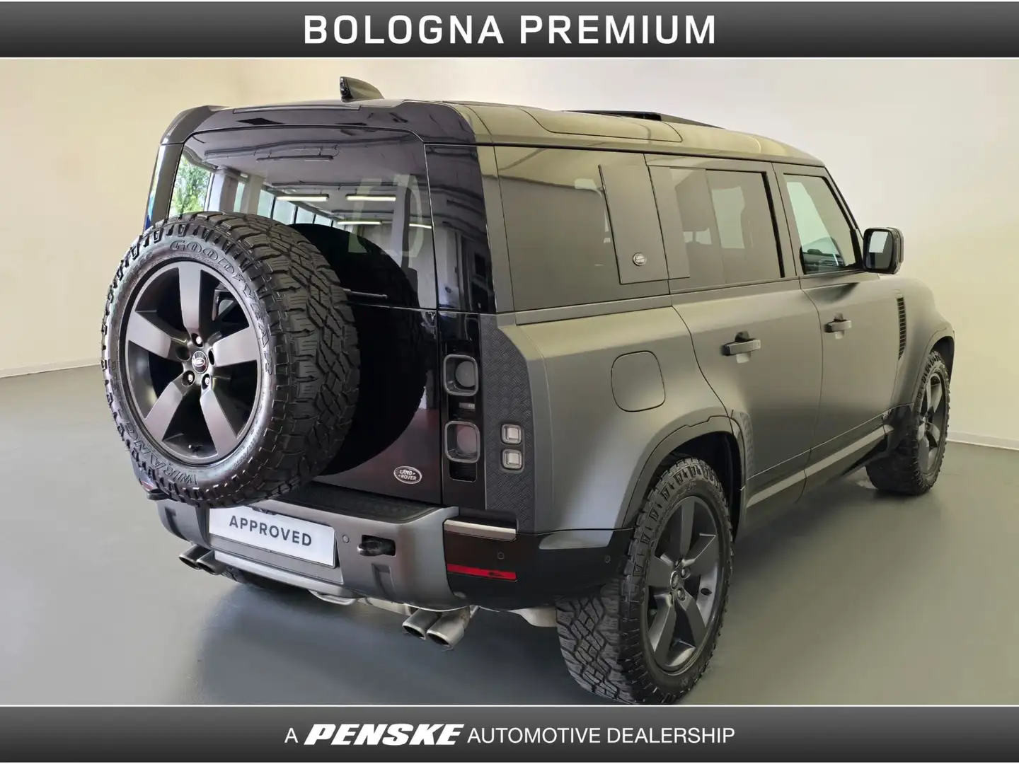 Land Rover Defender 110 5.0 V8 525 CV AWD Auto Carpathian Edition Grigio - 2