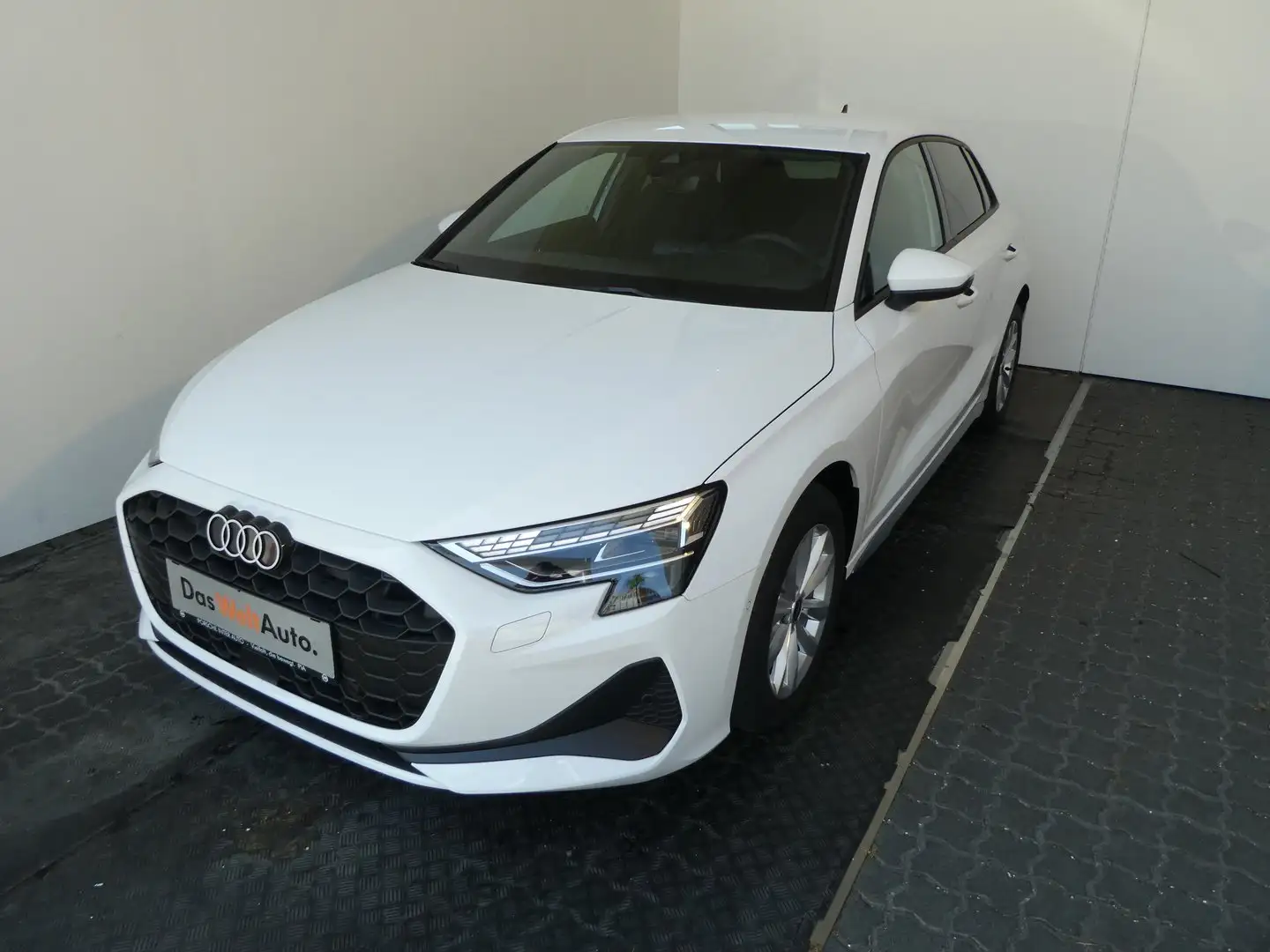 Audi A3 30 TFSI Weiß - 1