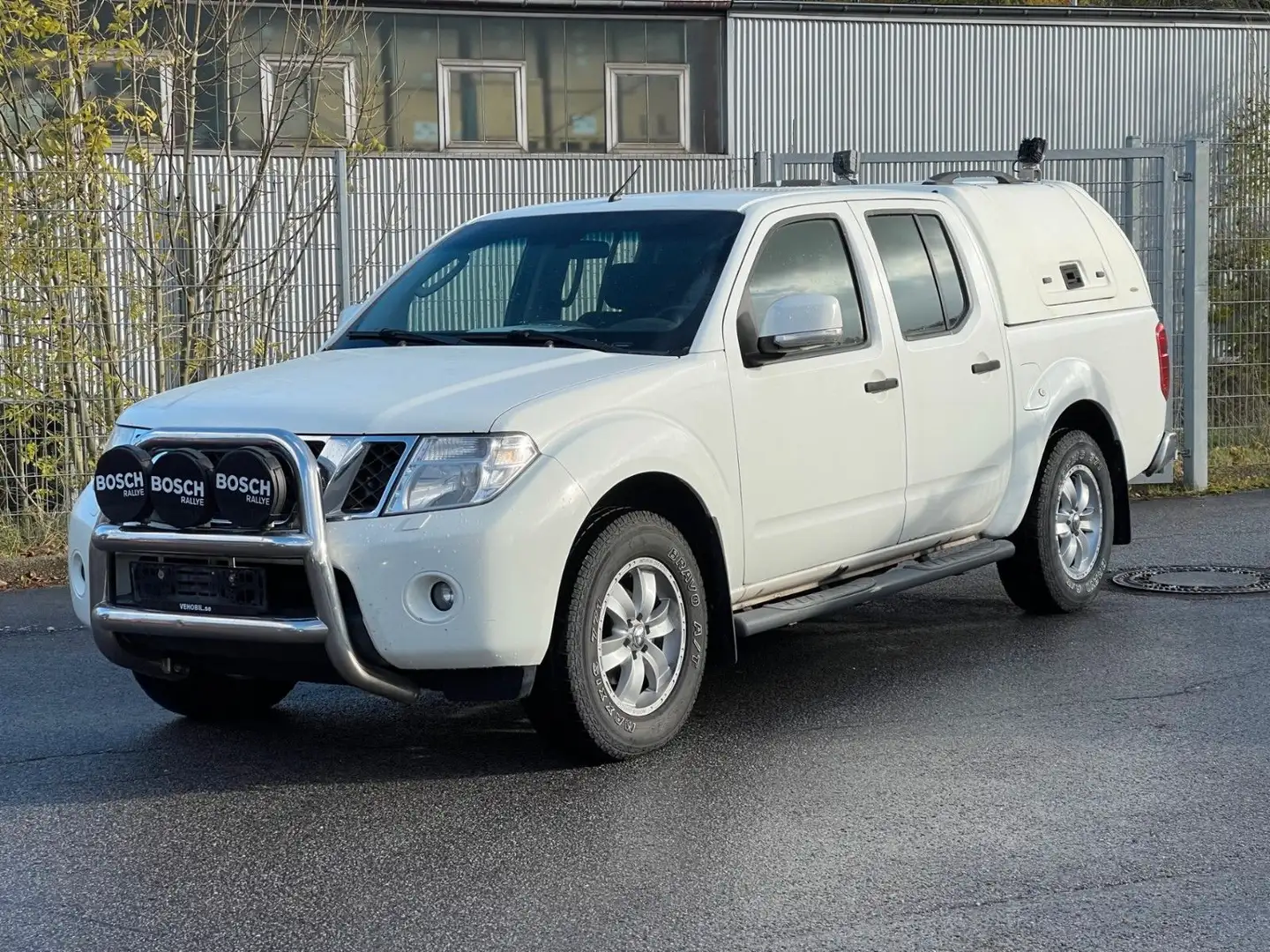Nissan Navara 2.5 DCI Automatik Klima Weiß - 1