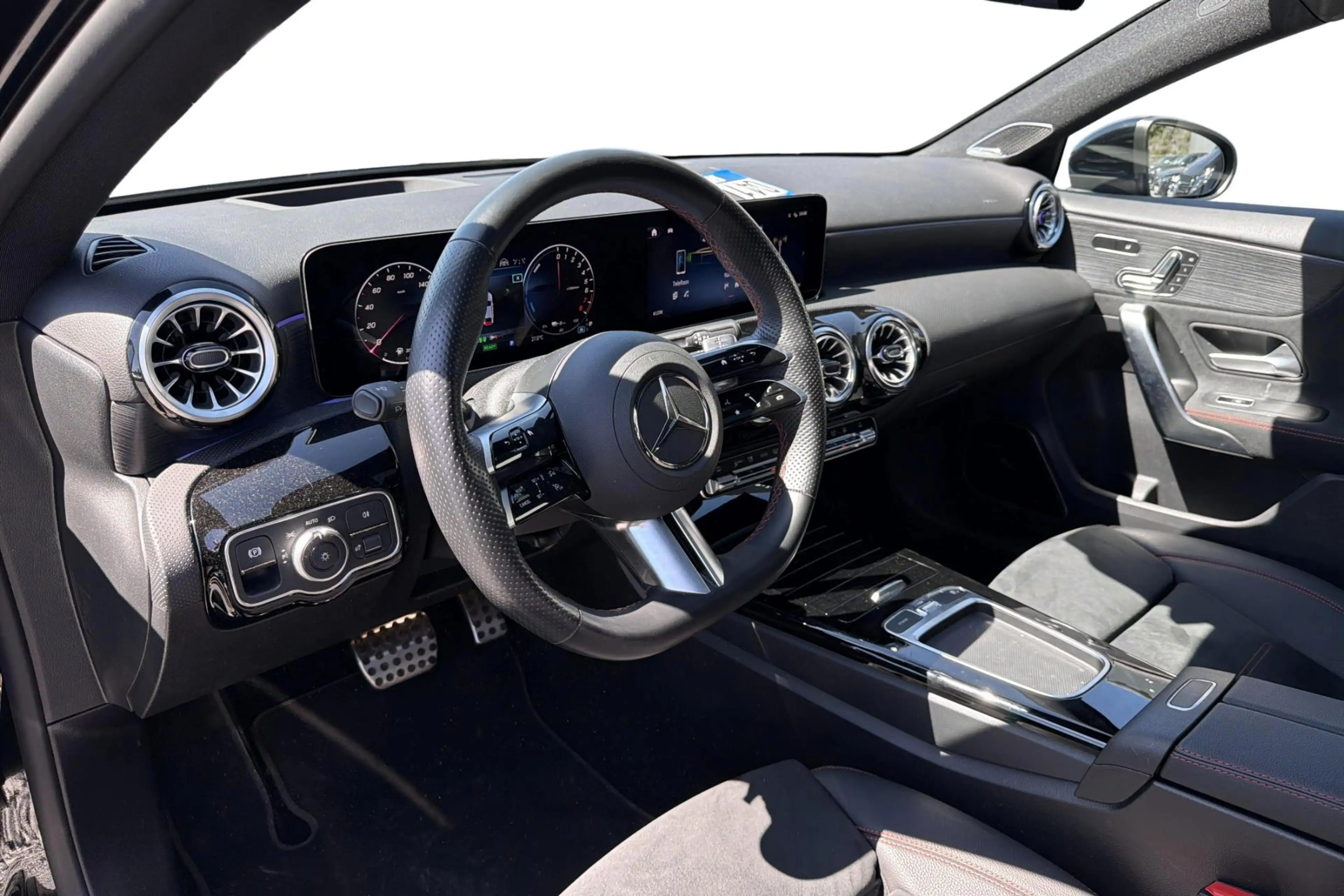 Mercedes-Benz A 250 250e AMG — photo 11