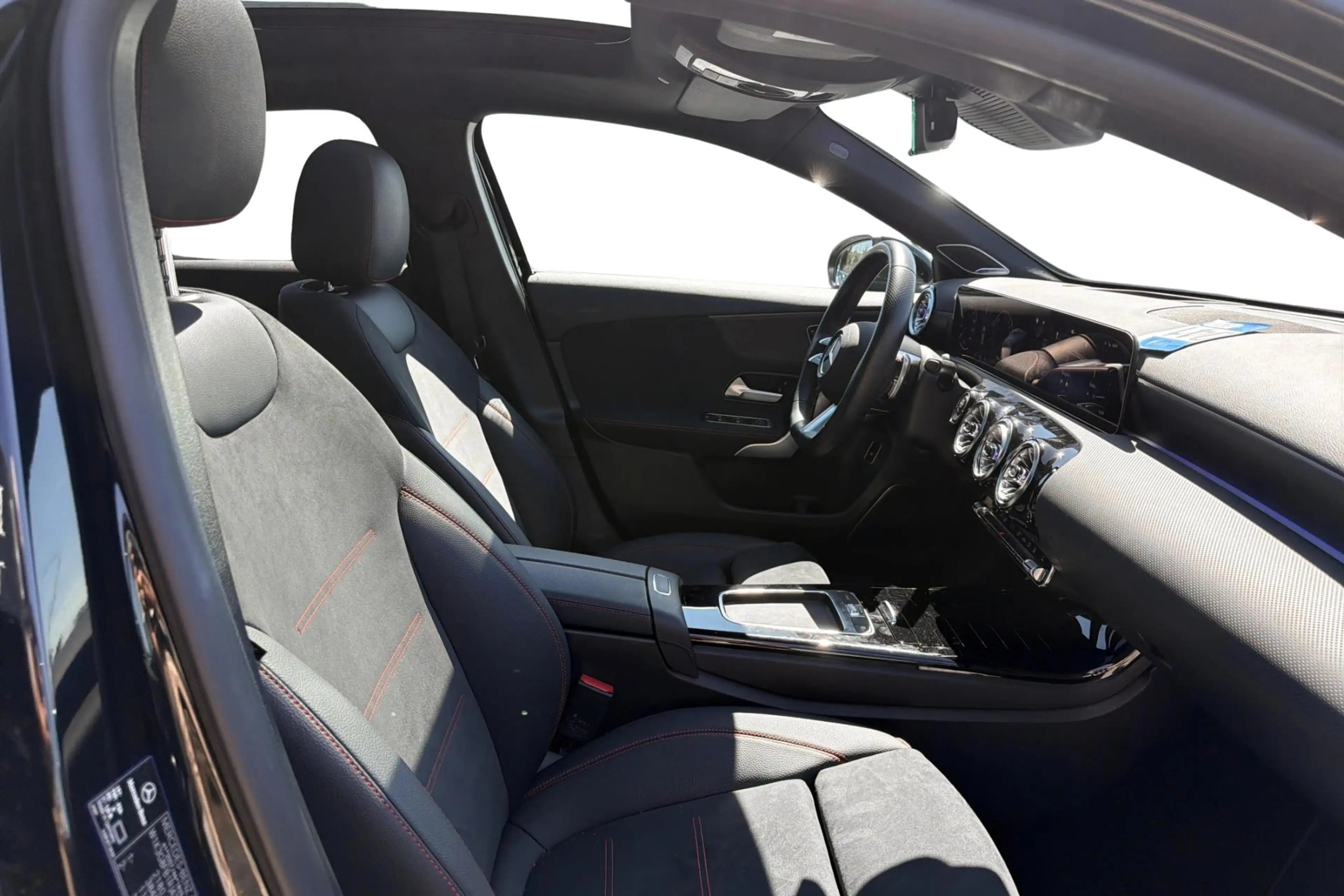 Mercedes-Benz A 250 250e AMG — photo 6