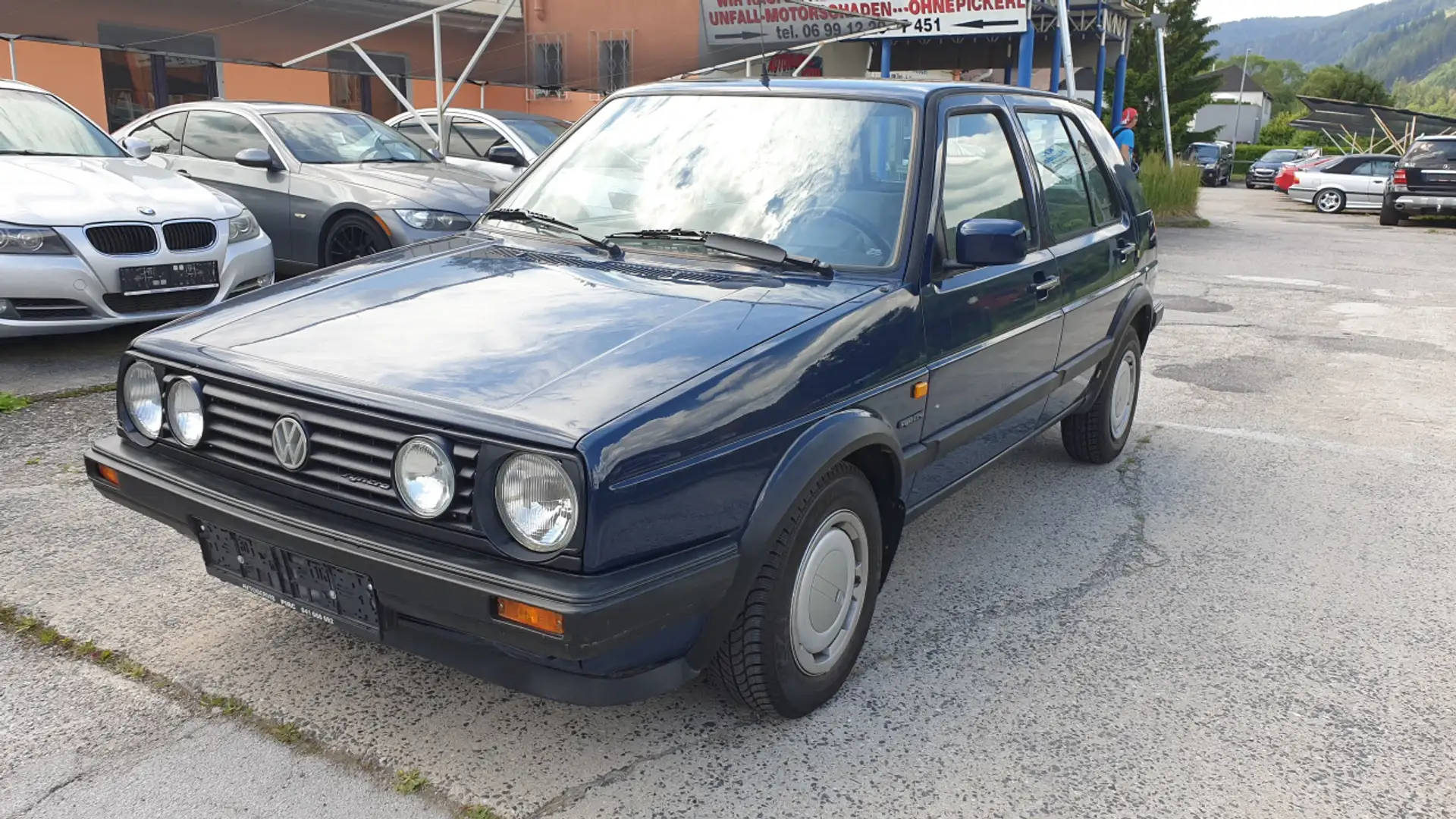Volkswagen Golf Limousine in Blau gebraucht in Wartberg im Mürztal für € 5  999