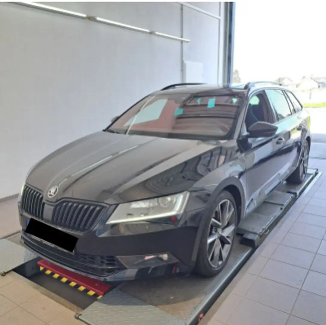 Skoda Superb Combi 2.0 TSI 4x4 DSG Sportline PANO Schwarz - 2