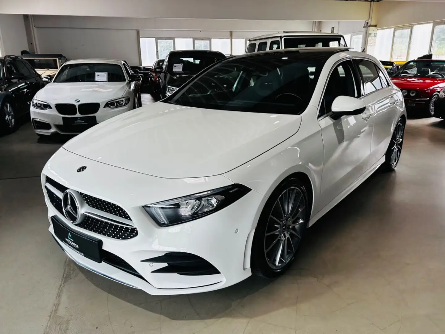 Mercedes-Benz A 220 A -Klasse A 220 *AMG Paket*Led*Pano*Alcantara* Wit - 2