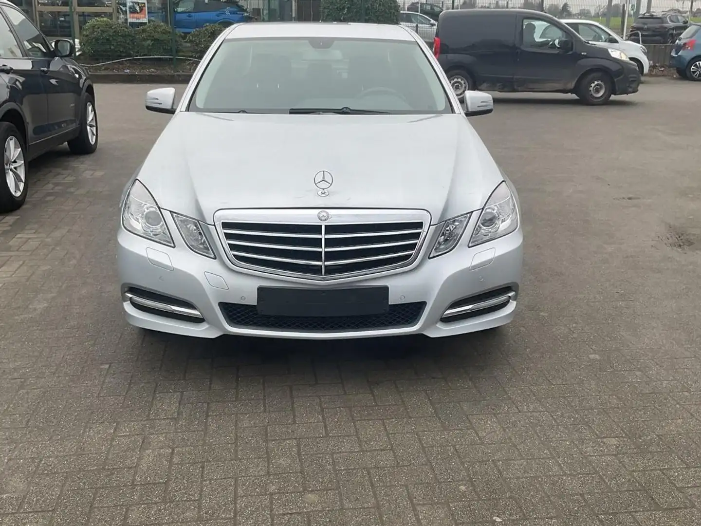 Mercedes-Benz E 200 CDI BE Avantgarde Start/Stop Zilver - 2