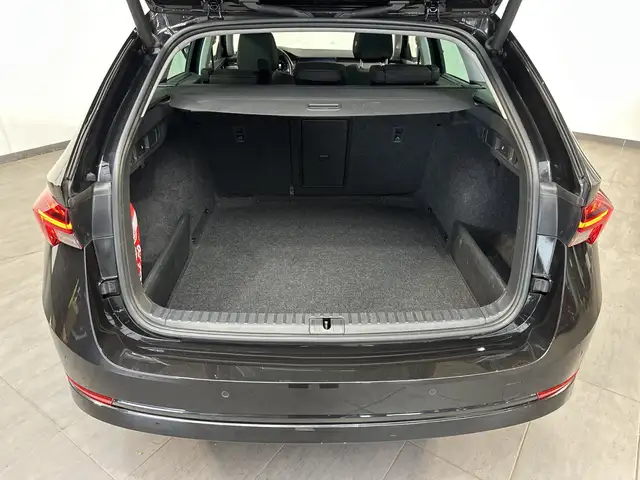 Skoda Octavia view 8