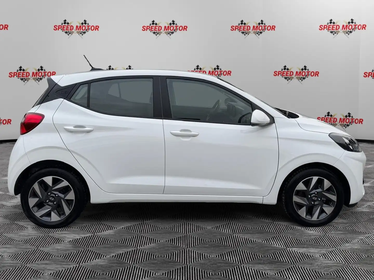 Hyundai i10 i10 1.0 Connectline, AUTOMATICA, CARPLAY, PRONTA Blanco - 2