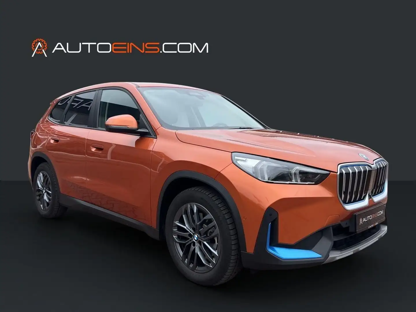 BMW iX1 30 xDrive*ACC*adptLED*Harman*Pano*Kamera* Orange - 1
