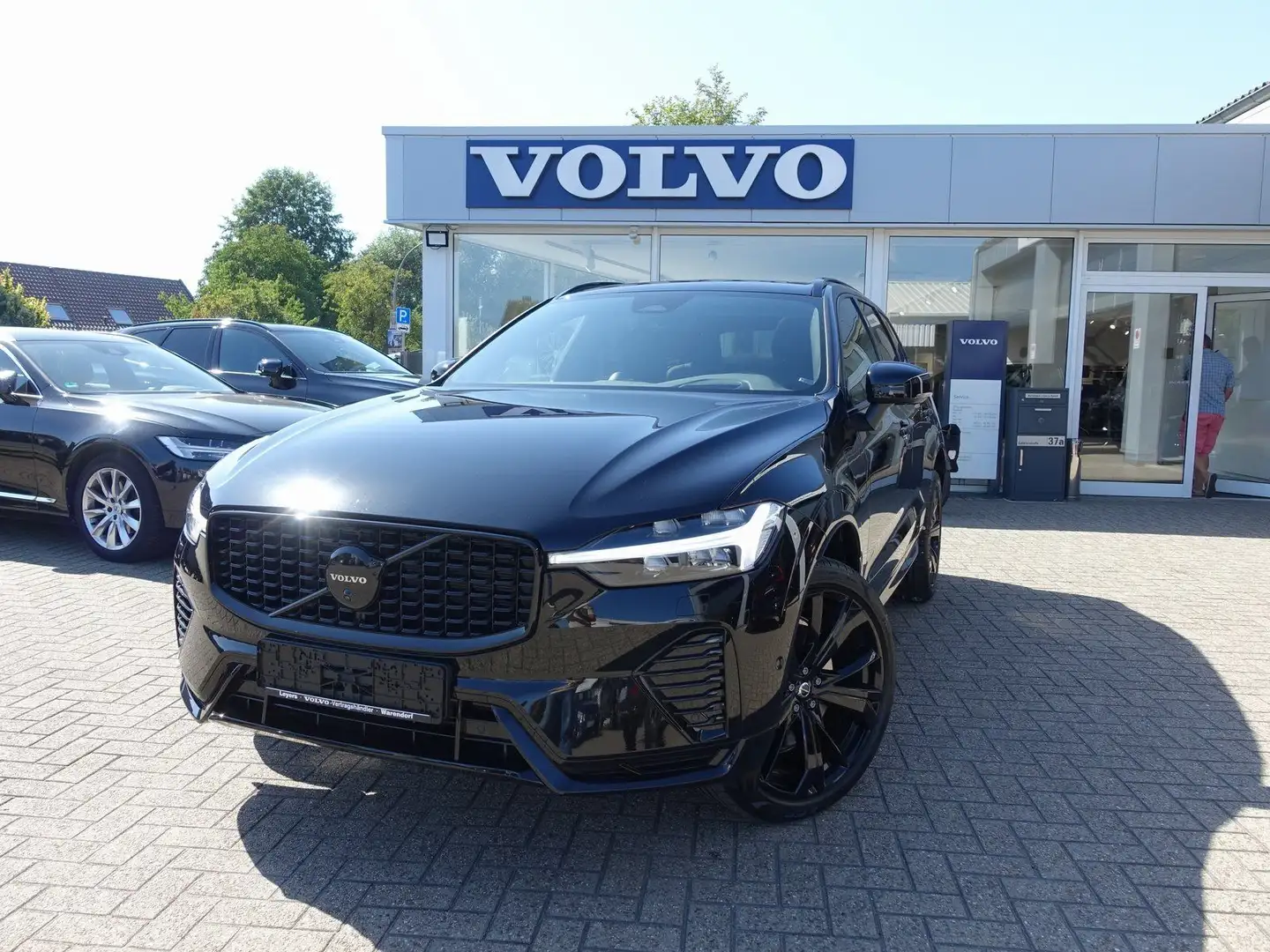 Volvo XC60 Black Edition Plus T8 AWD/HeadUP/360°/B&W Schwarz - 1