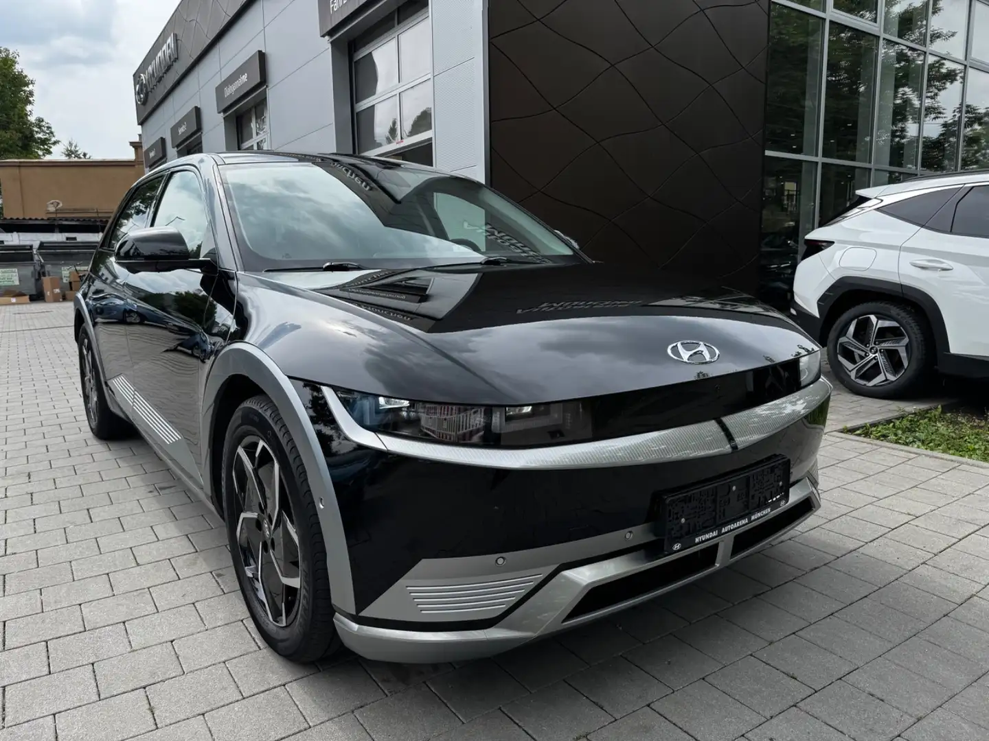 Hyundai IONIQ 5 72 Uniq Elektro Matrix 2xKlima 360 4xSHZ Schwarz - 2