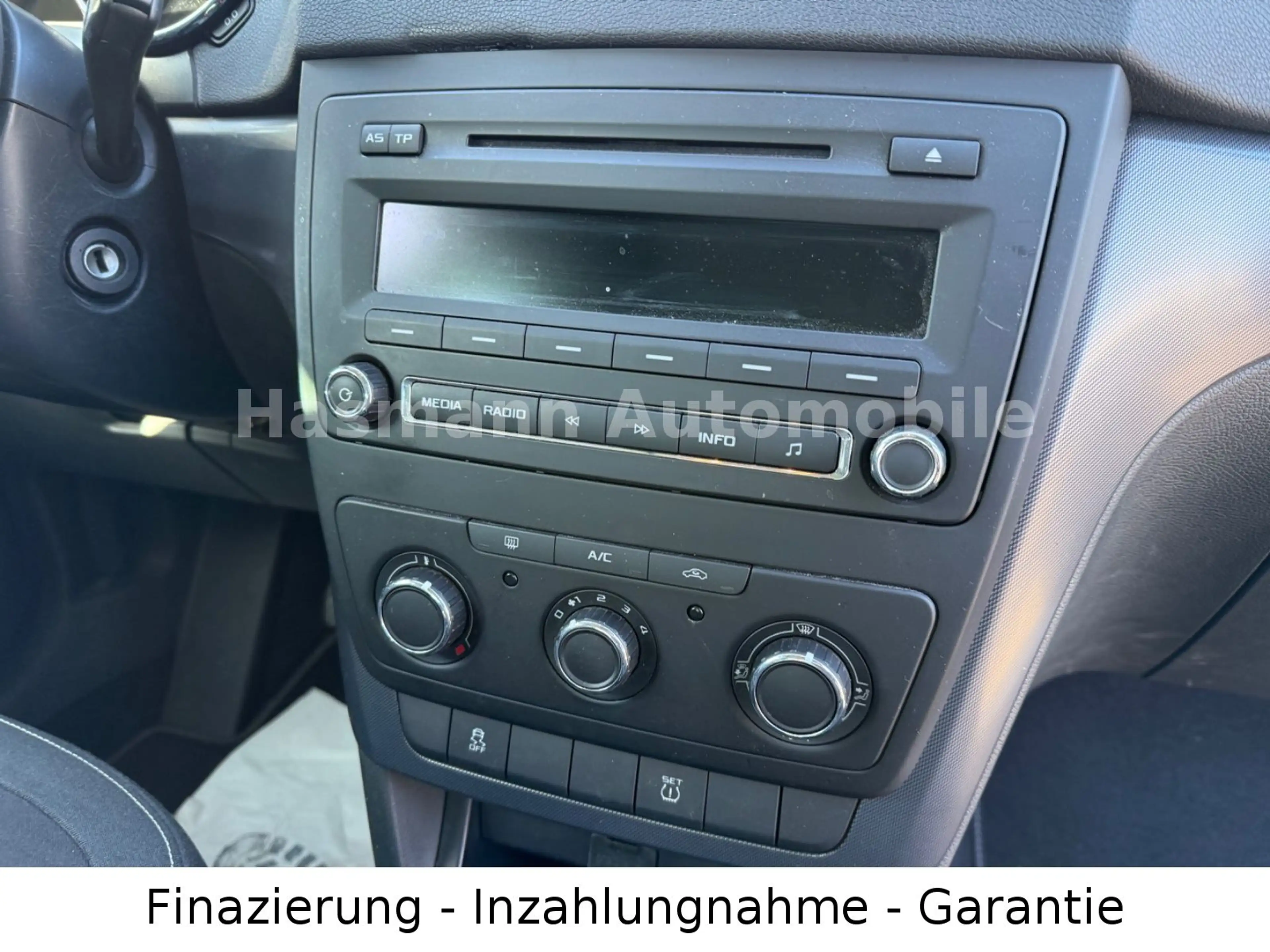 Skoda Yeti Ambition Outdoor*1.HAND*KLIMA*TÜV 11.2027 — photo 13