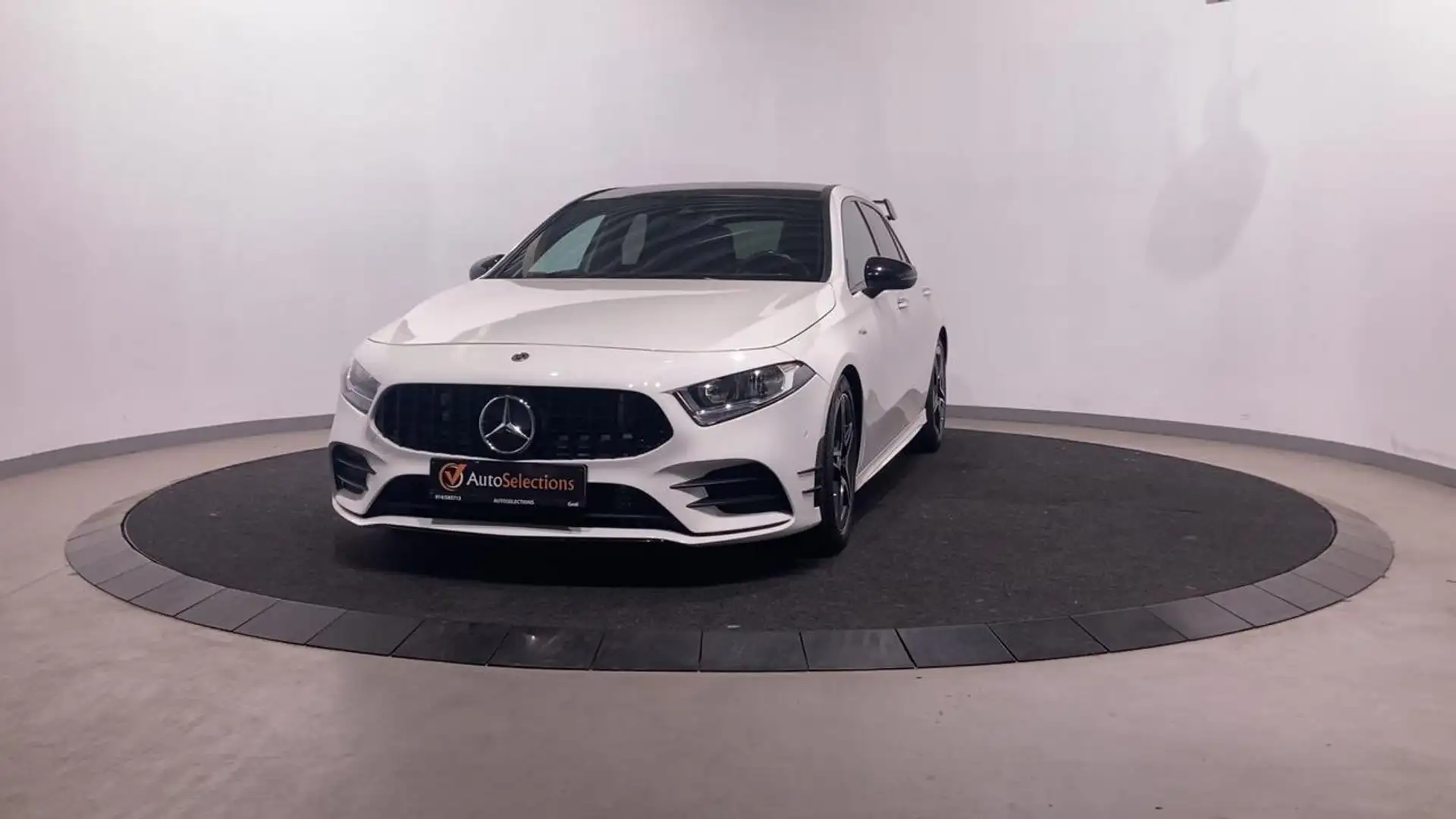 Mercedes-Benz A 250 AMG / Leder/Panodak Wit - 1