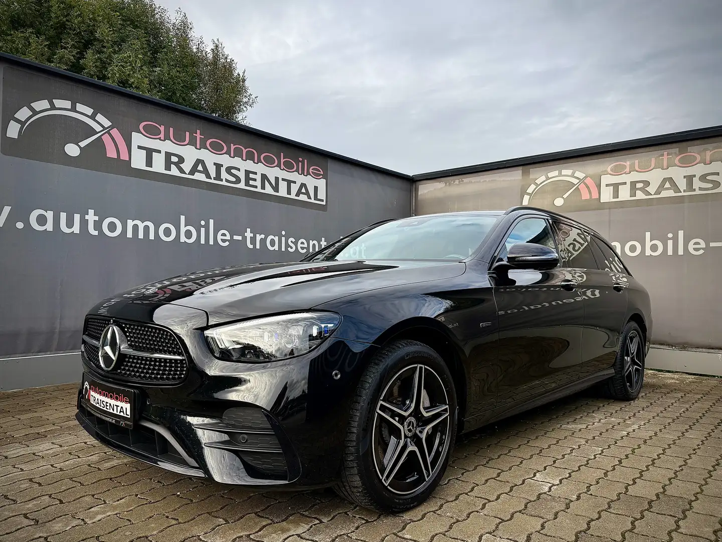 Mercedes-Benz E 300 de PHEV T 4Matic Aut./AMG-Line/Burmester/AHV! Schwarz - 1