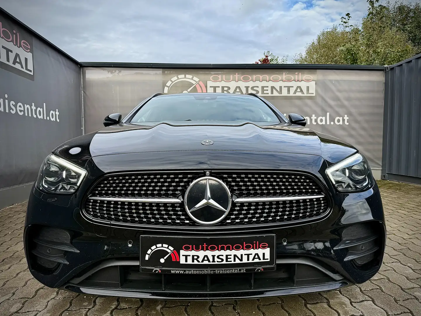 Mercedes-Benz E 300 de PHEV T 4Matic Aut./AMG-Line/Burmester/AHV! Schwarz - 2
