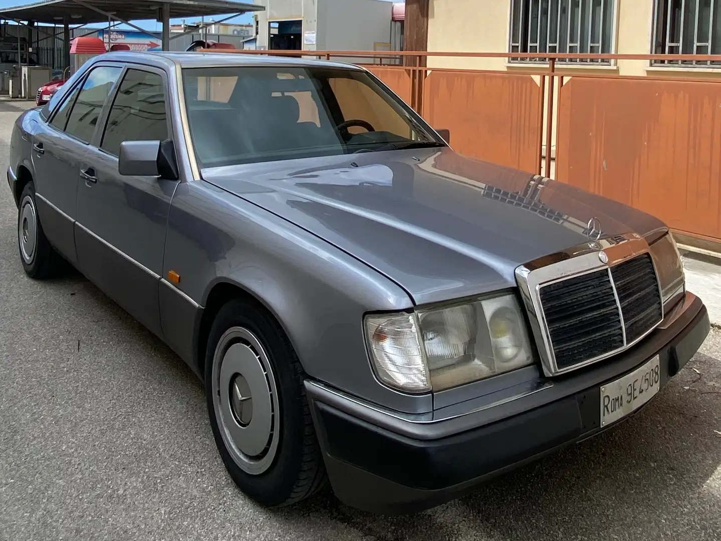 Mercedes-Benz E 200 E200W124 2.0 Benzina Gri - 2