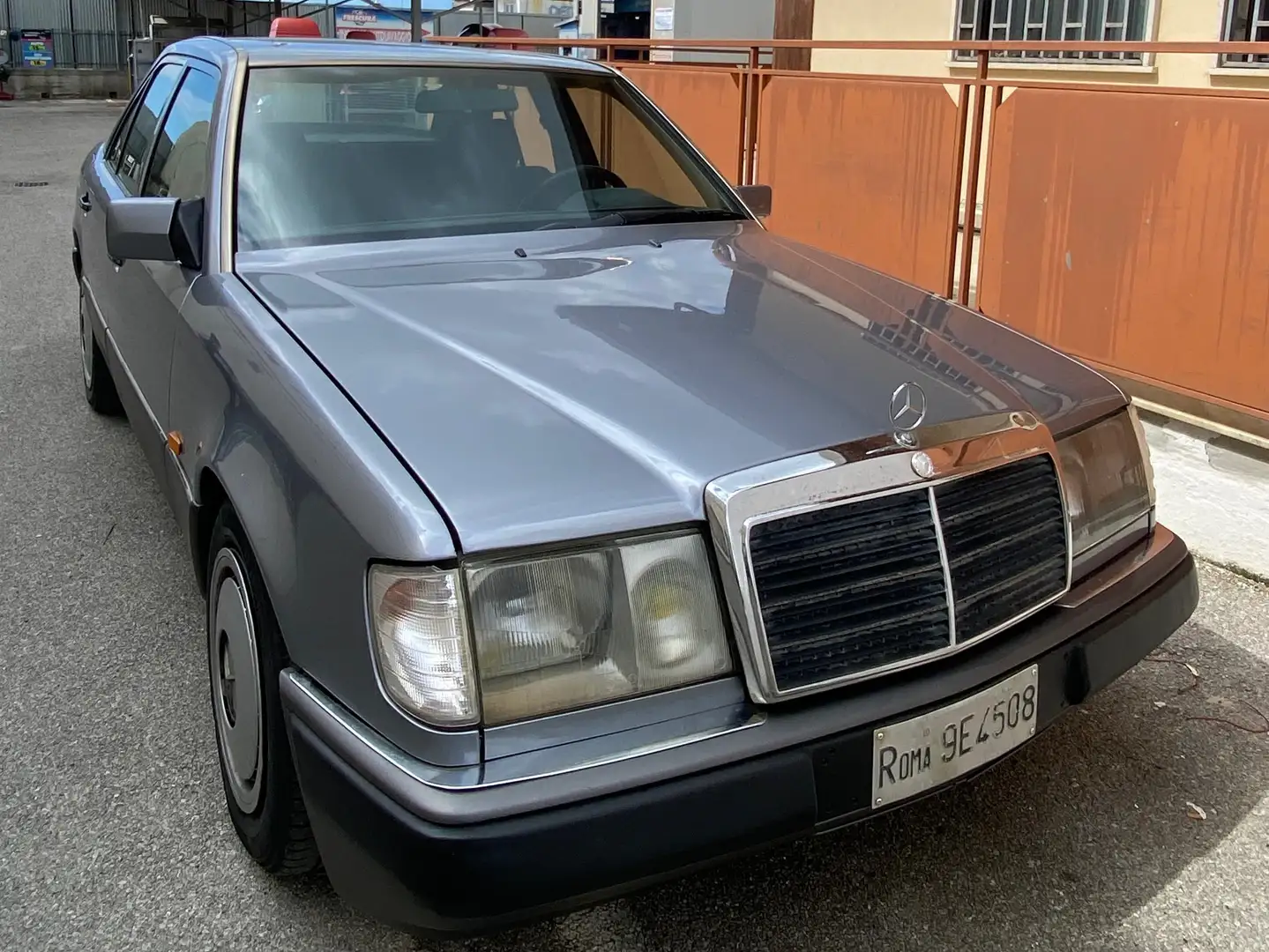 Mercedes-Benz E 200 E200W124 2.0 Benzina Gri - 1