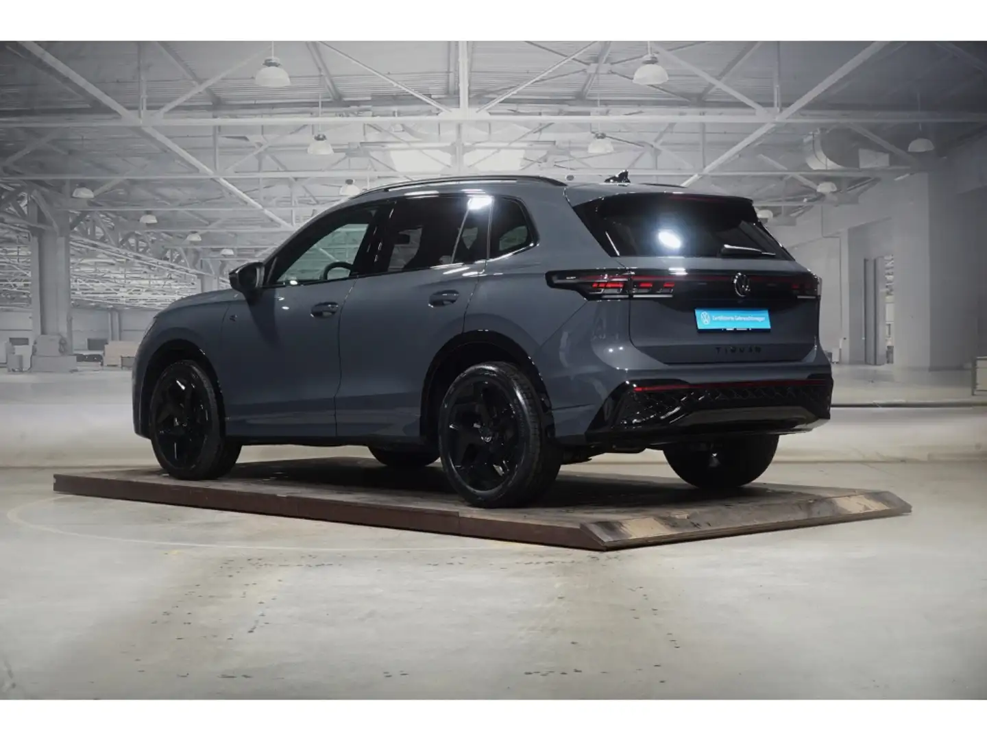Volkswagen Tiguan R-Line 1.5 eTSI IQ Light AHK PanoDach ACC Grau - 2