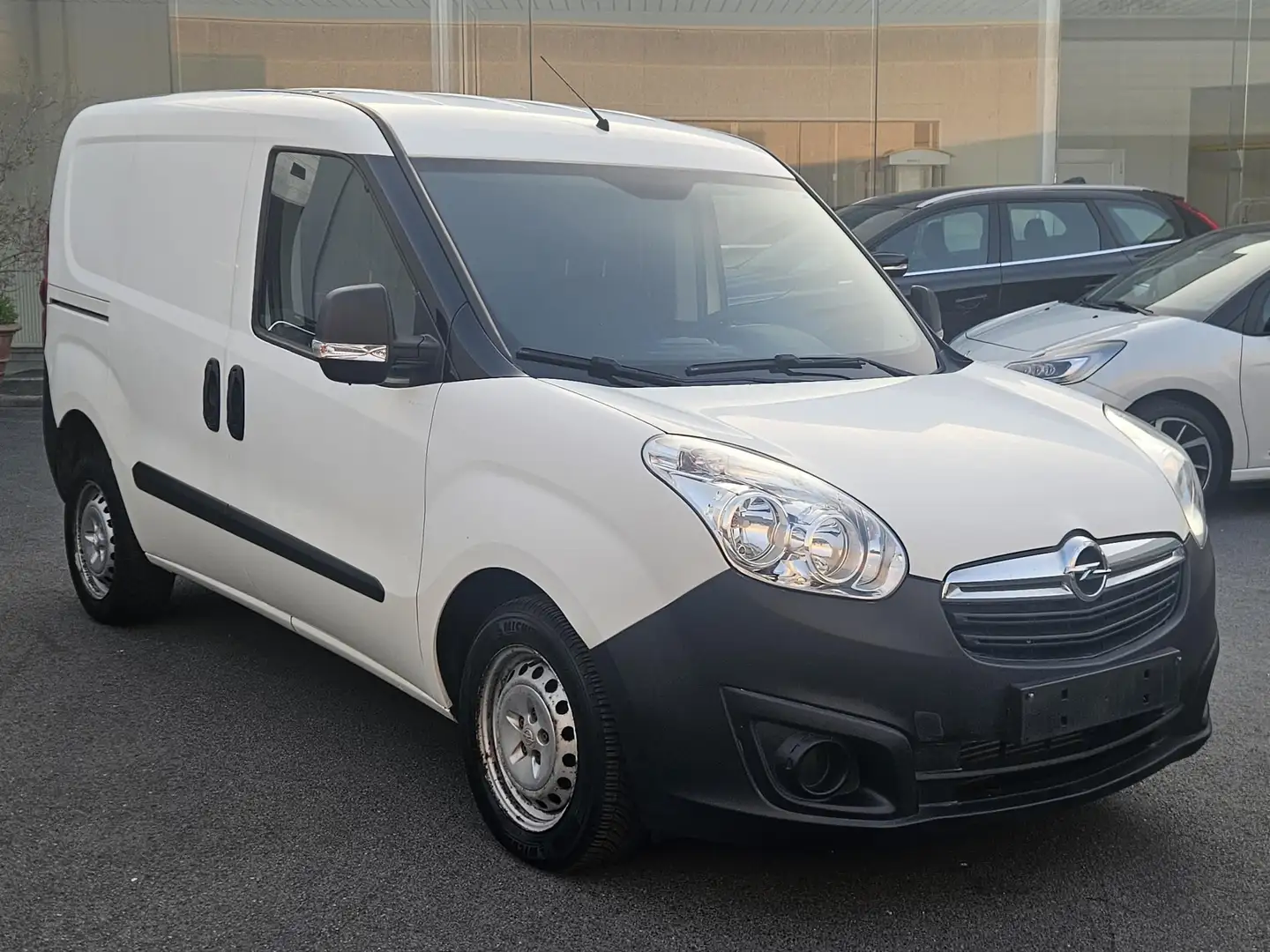 Opel Combo 1.6D 77Kw Utilitaire Année 2017, 180.000Km Blanc - 1
