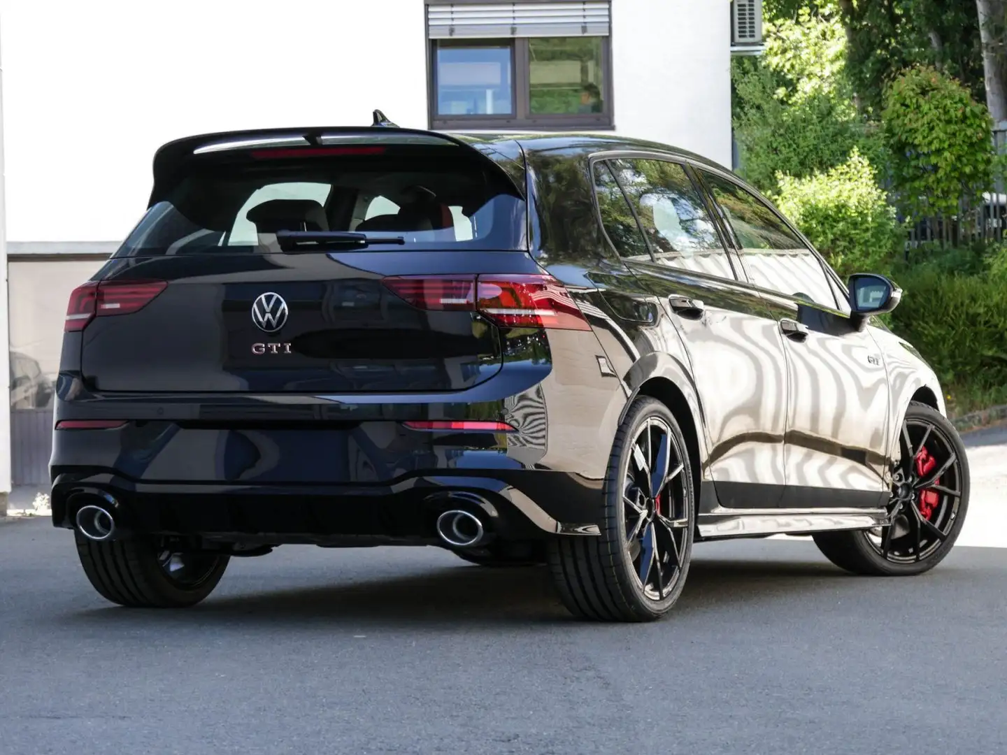 Volkswagen Golf GTI Clubsport 2,0 l TSI 300 PS DSG Pano,Nav Schwarz - 2