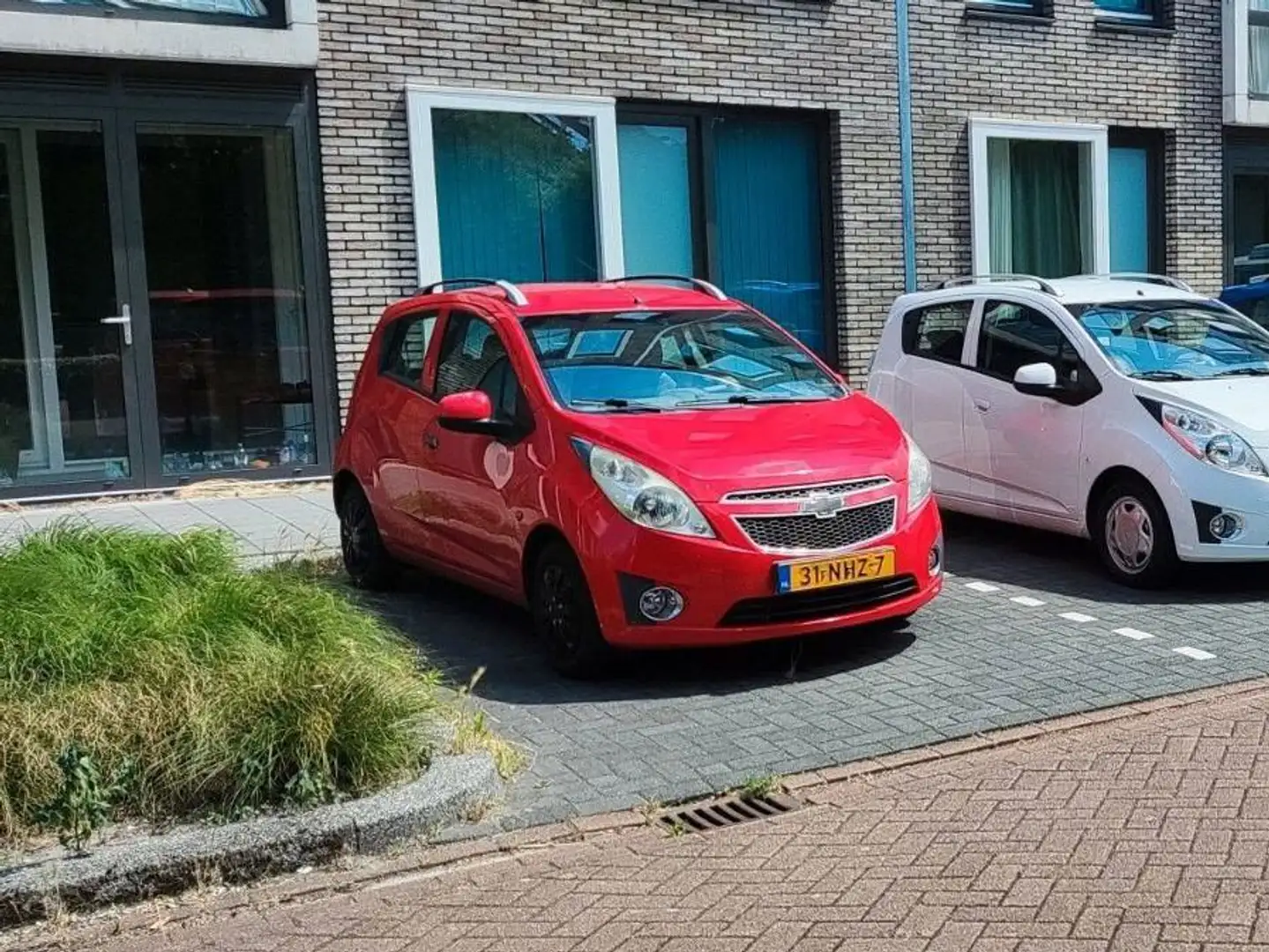 Chevrolet Spark Spark 1.0 16V LS Bi-Fuel Rood - 1