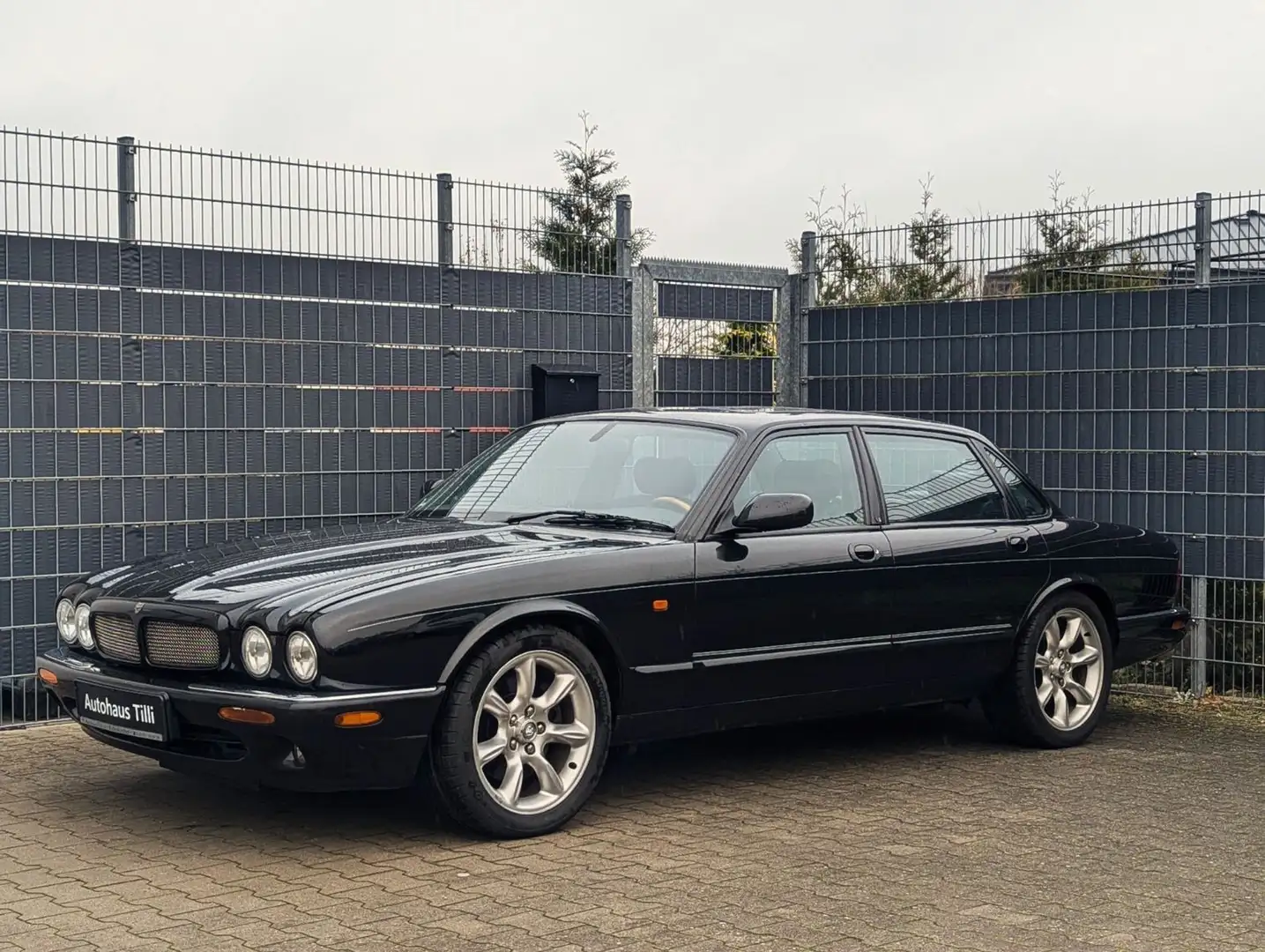 Jaguar XJR 4.0 Supercharged / Leder / Schíebedach / SHZ Negro - 1