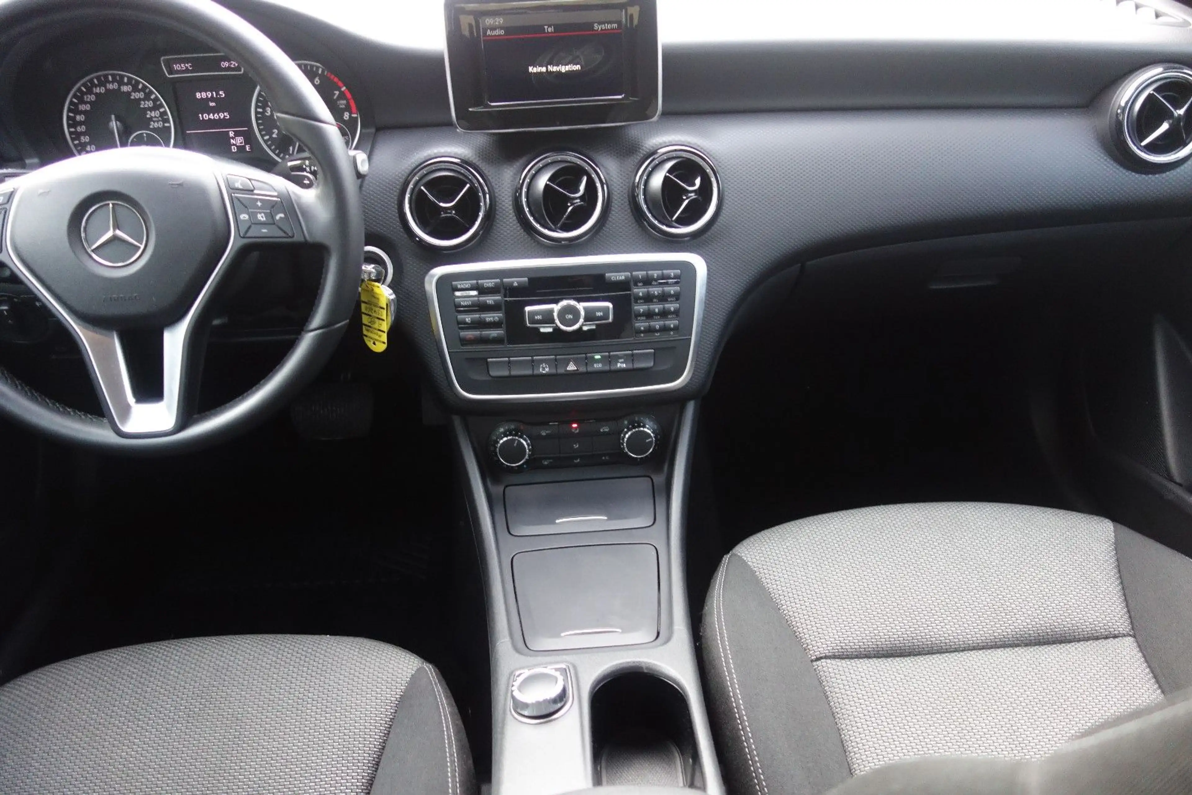 Mercedes-Benz A 180 A 180 BlueEfficiency Automatik — photo 12