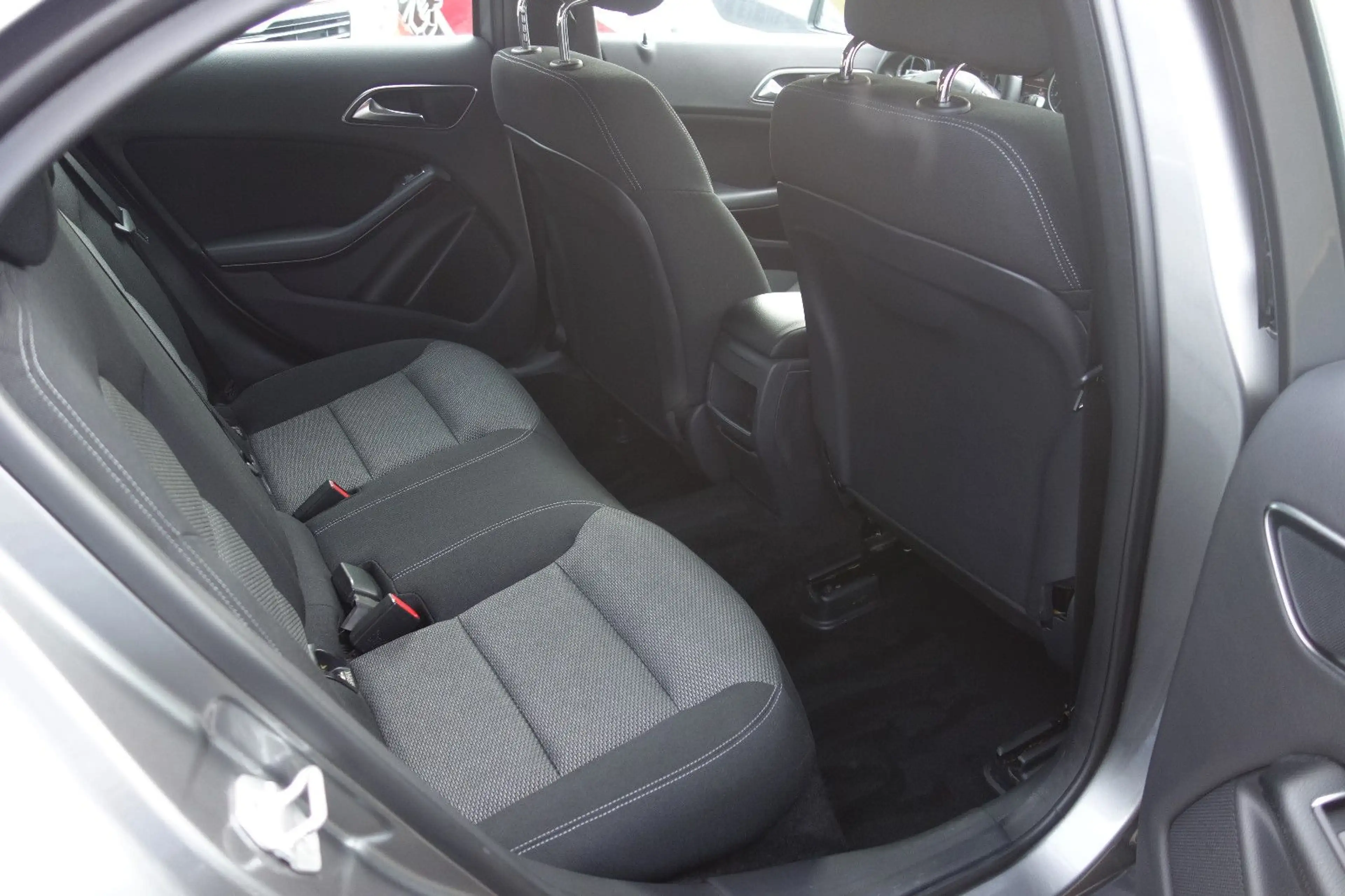 Mercedes-Benz A 180 A 180 BlueEfficiency Automatik — photo 11