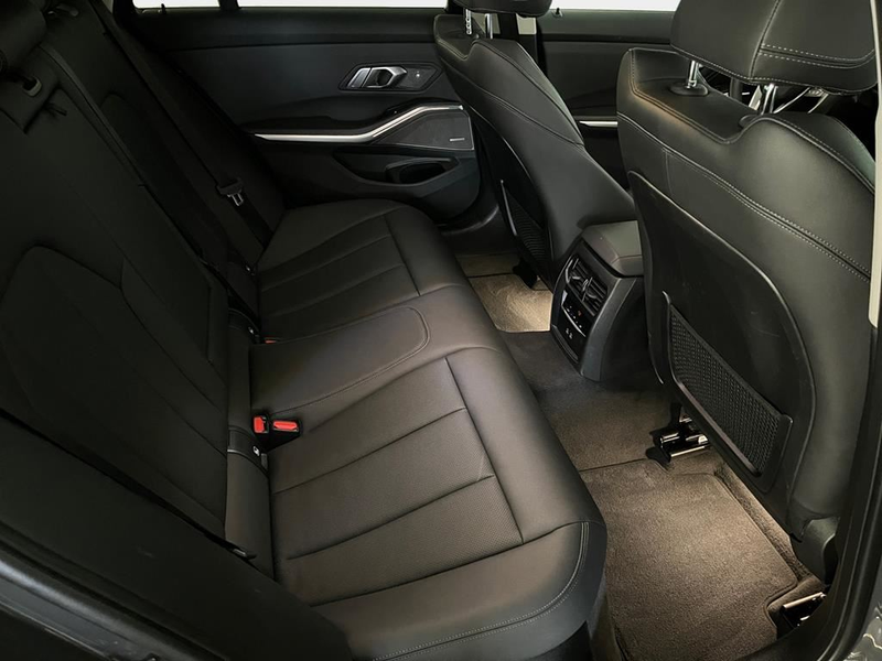BMW 330 — photo 14