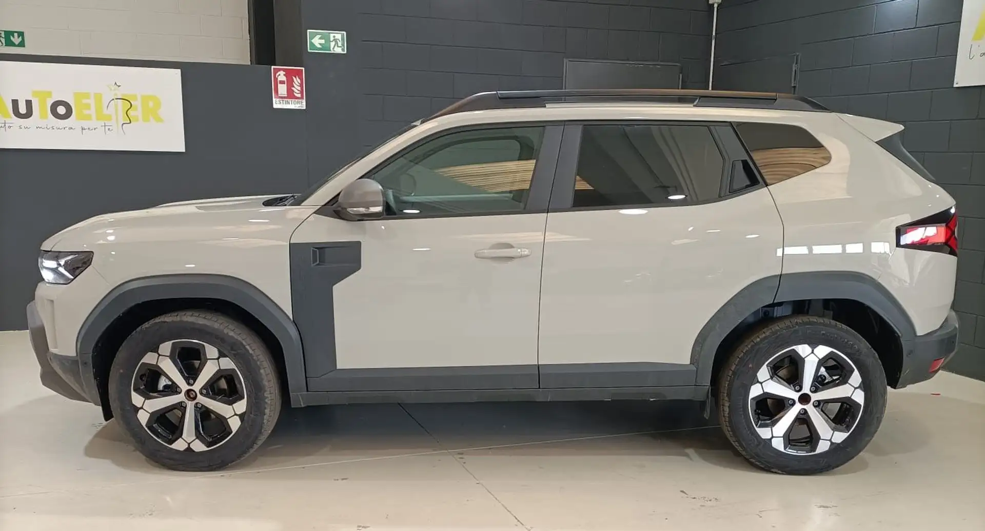 Dacia Duster 1.0 tce Journey UP Gpl 4x2 100cv Beige - 2