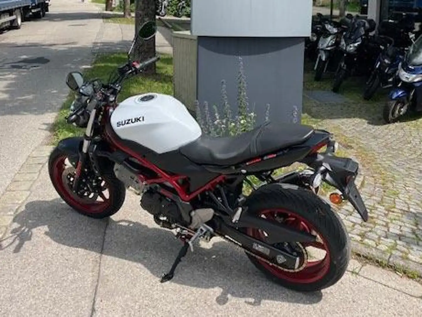 Suzuki SV 650 Blanc - 1