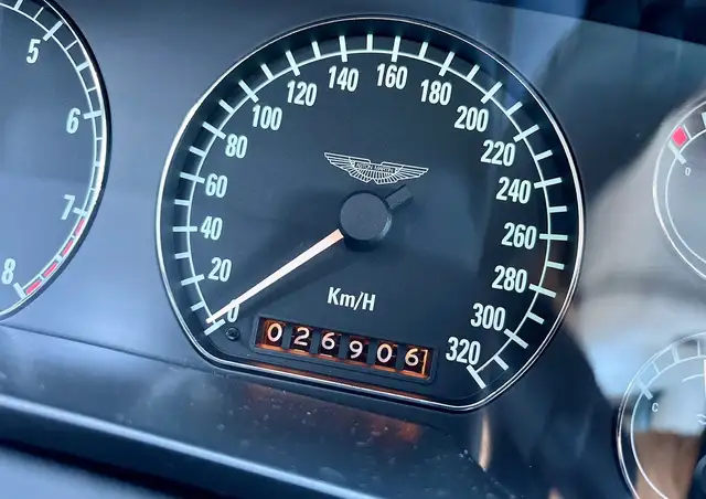 Aston Martin DB7 Vantage V12 im Neuwagenzustand Ansicht 5