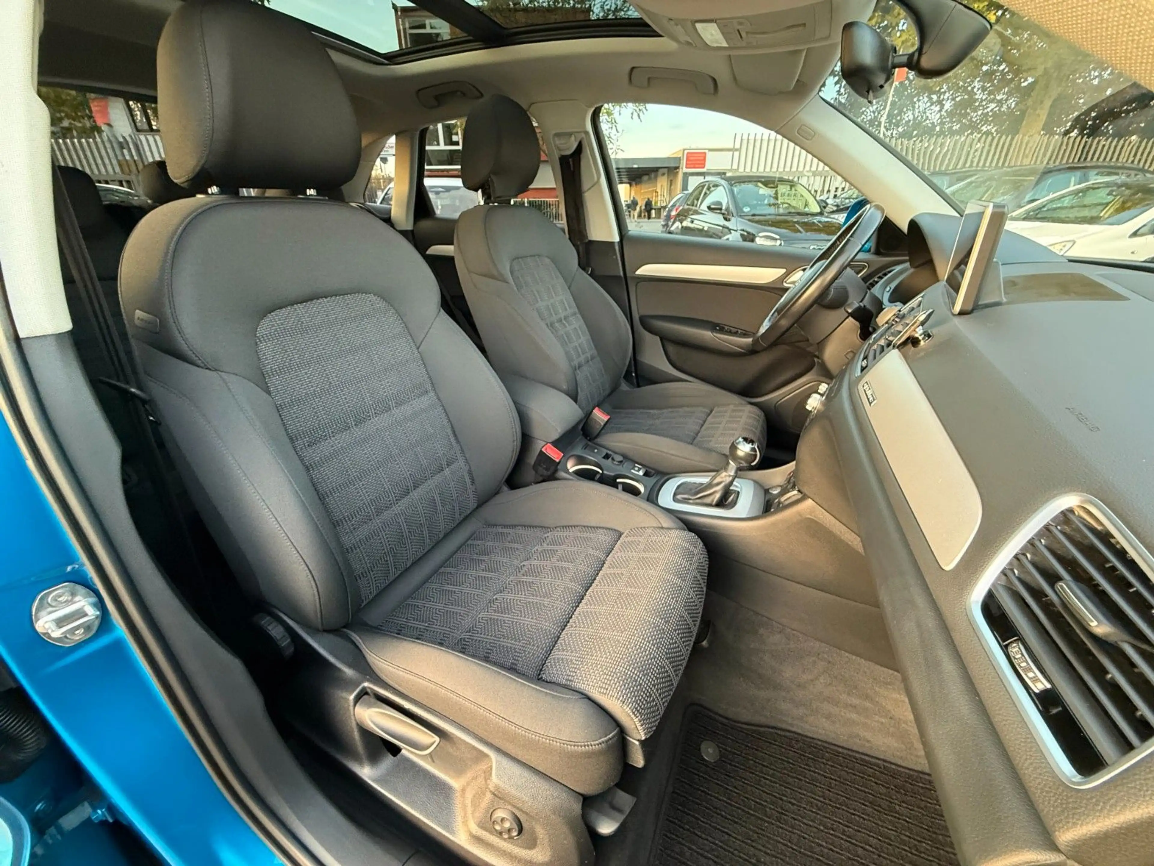 Audi Q3 SPORT QUATTRO S-LINE / AUTOMATIK / PANORAMA / — photo 11