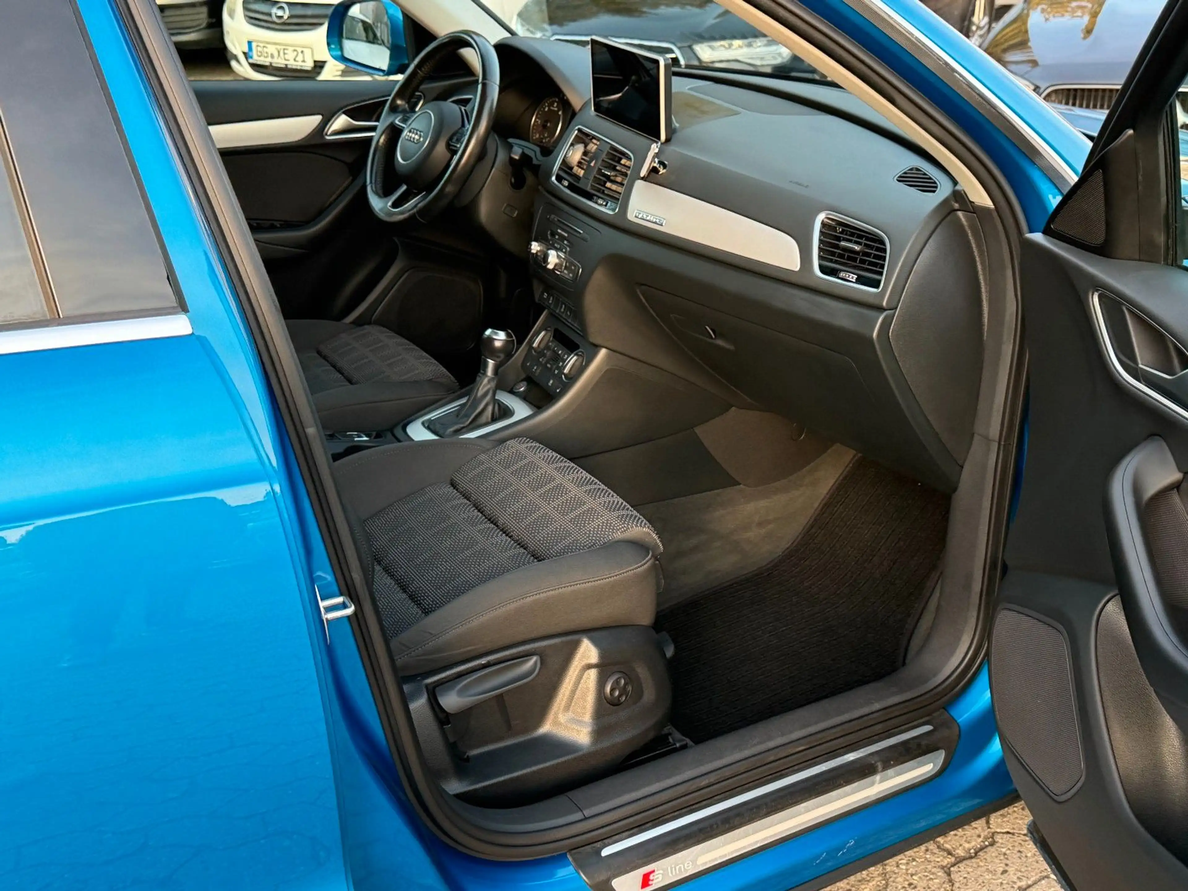 Audi Q3 SPORT QUATTRO S-LINE / AUTOMATIK / PANORAMA / — photo 9