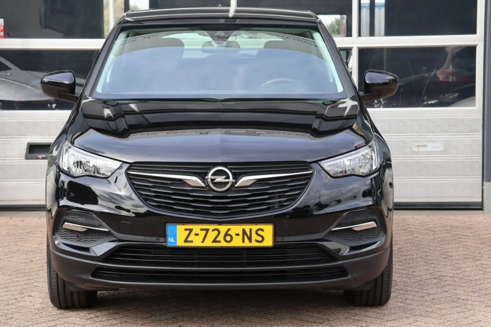 Opel Grandland X 1.2 Turbo edition Zwart - 2