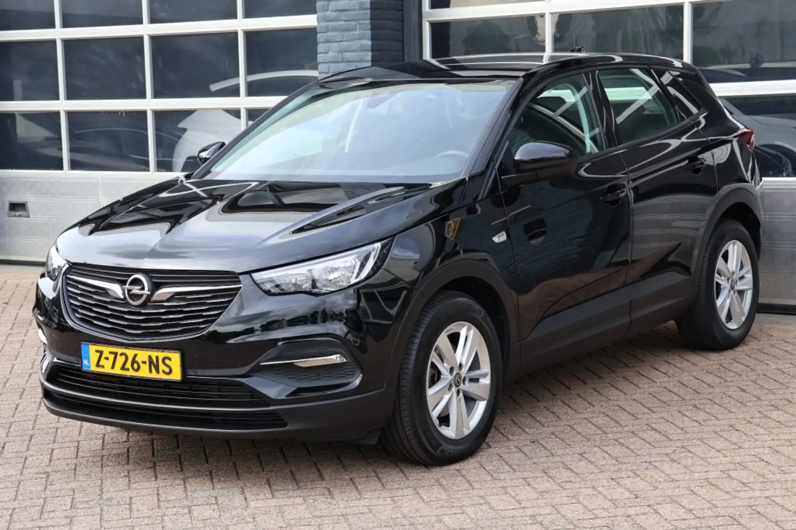 Opel Grandland X 1.2 Turbo edition Zwart - 1