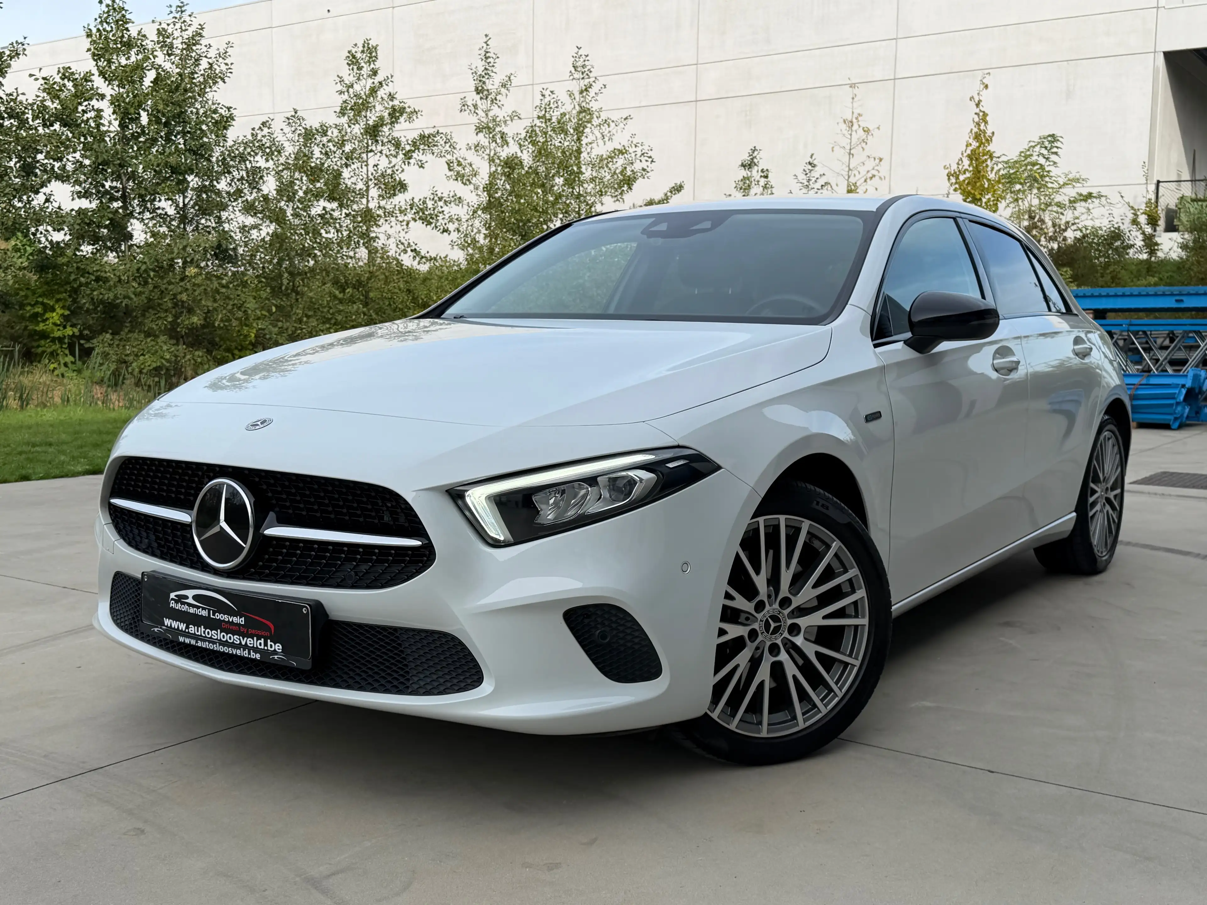 Mercedes-Benz A 250 e PHEV Progressive Line - CARPLAY- CAM - ACC- LED - NIEUWSTAAT — photo 3