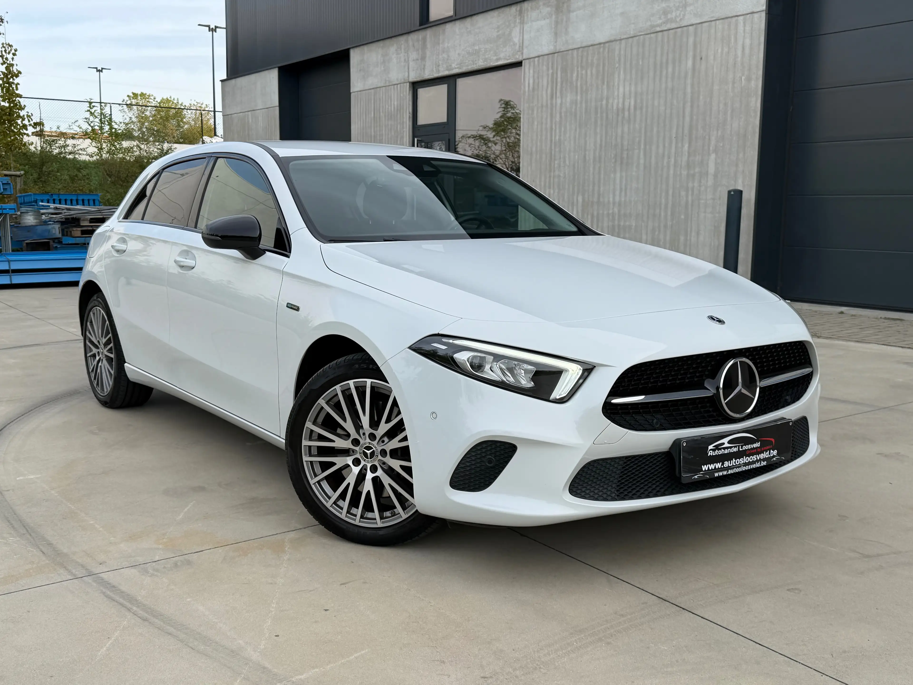 Mercedes-Benz A 250 e PHEV Progressive Line - CARPLAY- CAM - ACC- LED - NIEUWSTAAT