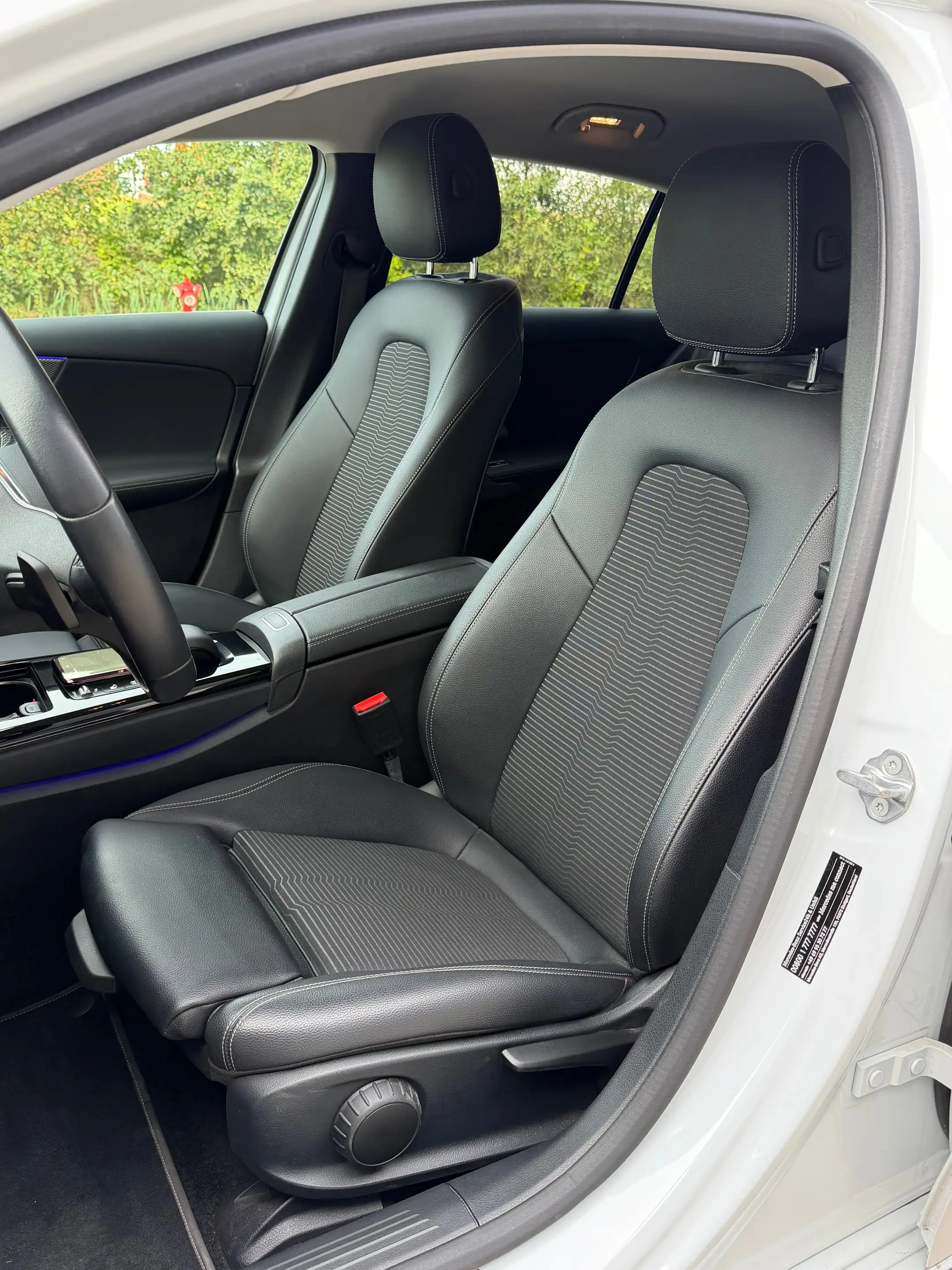 Mercedes-Benz A 250 e PHEV Progressive Line - CARPLAY- CAM - ACC- LED - NIEUWSTAAT — photo 7