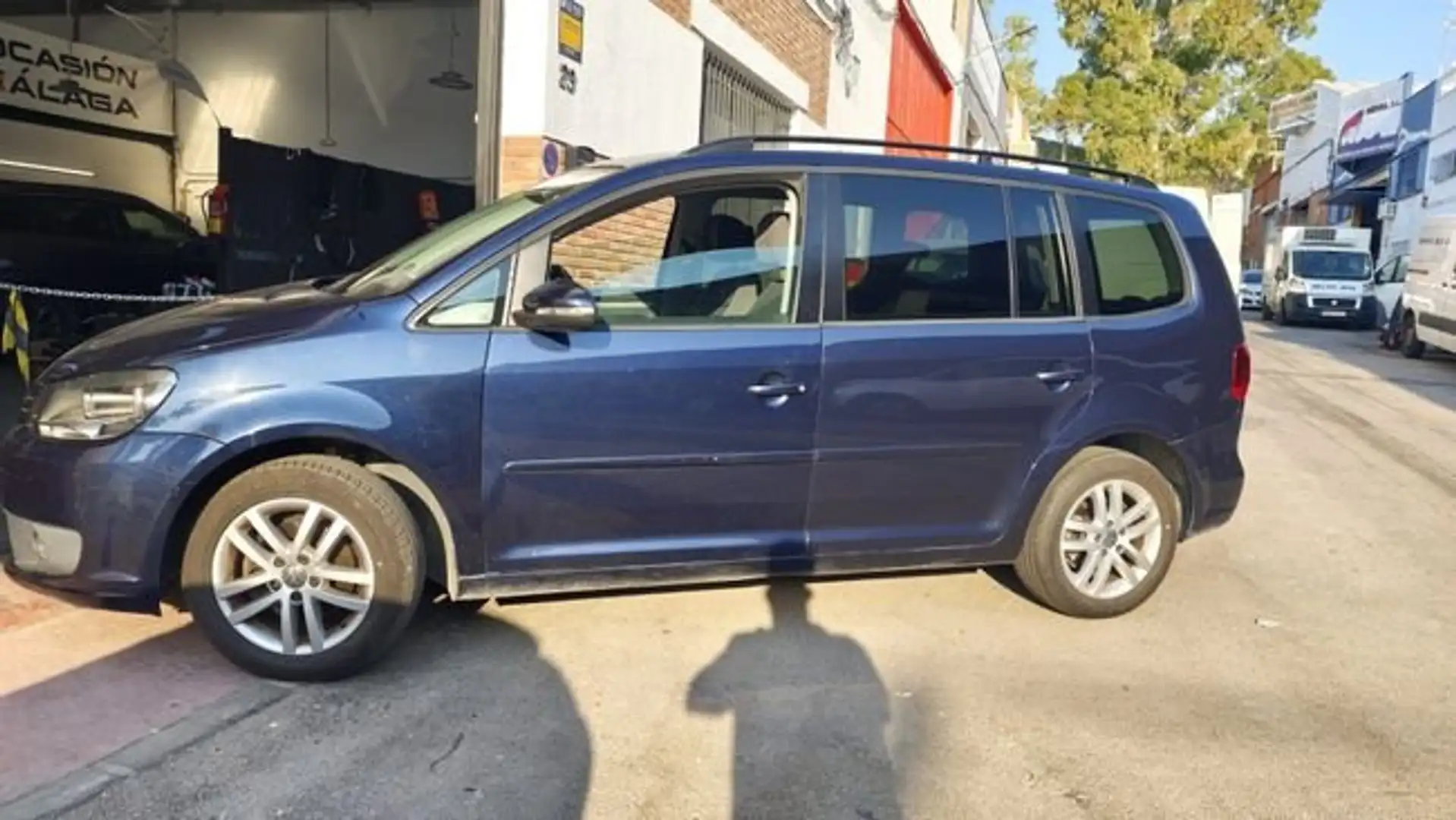 Volkswagen Touran 1.6TDI CR BMT Advance DSG 81kW Azul - 2