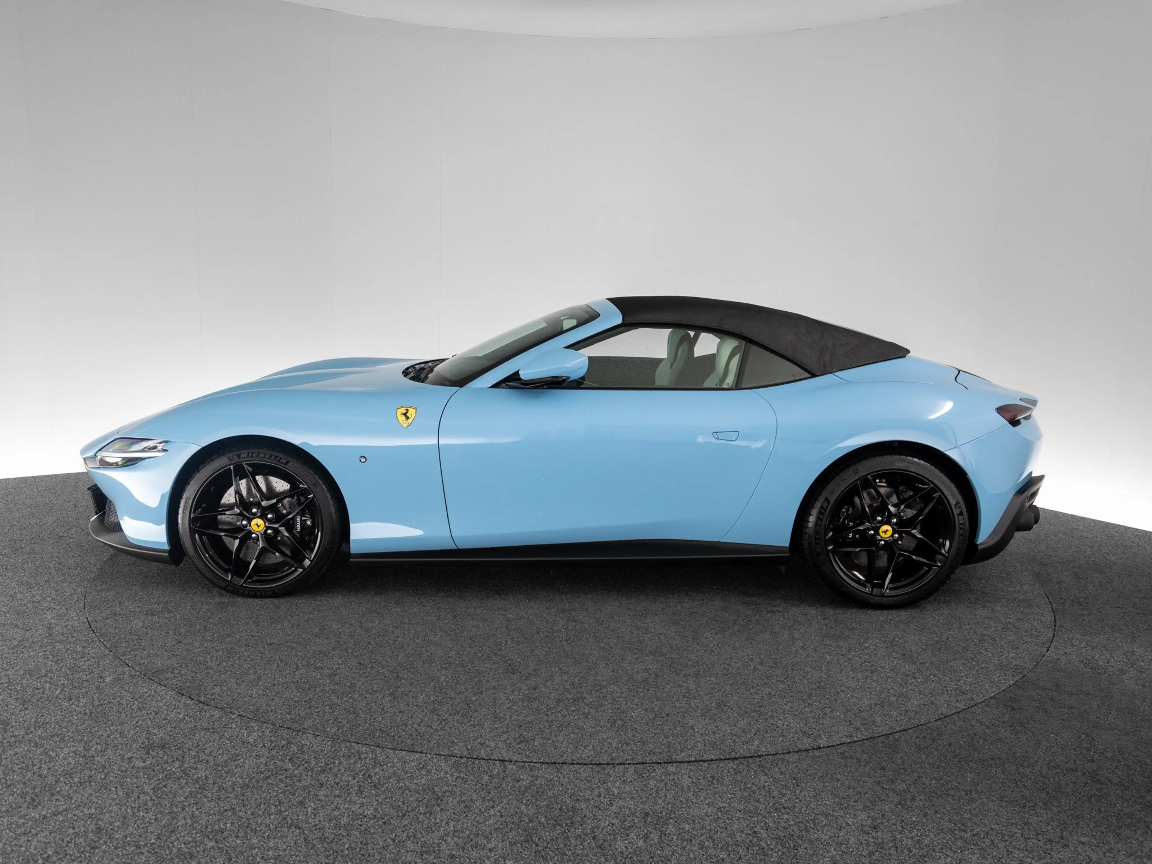 Ferrari Roma Spider FERRARI SINGEN — photo 3