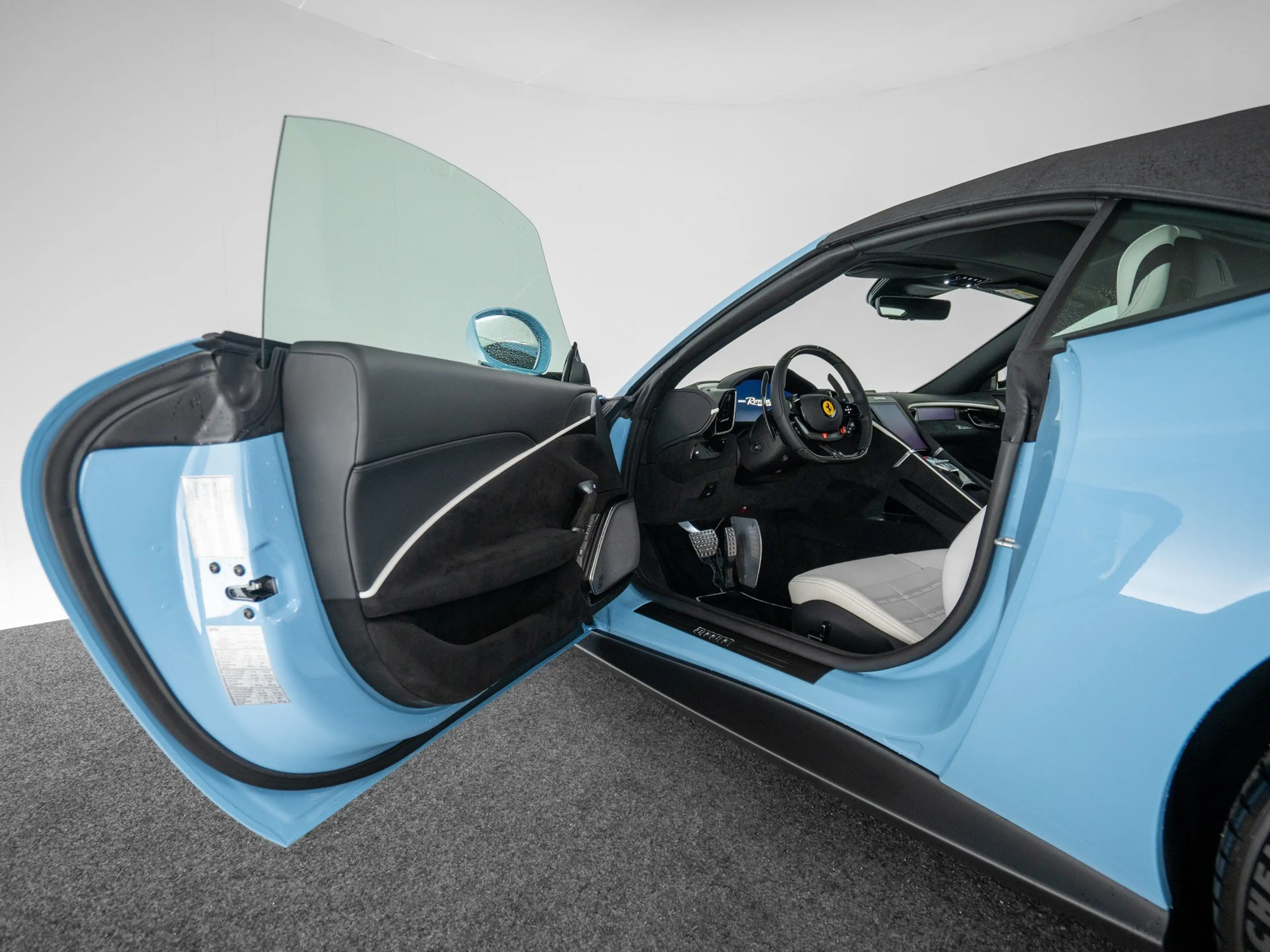 Ferrari Roma Spider FERRARI SINGEN — photo 12