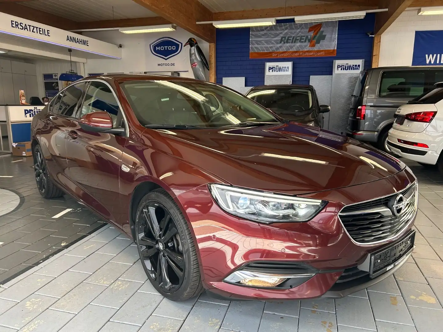 Opel Insignia B Grand Sport Ultimate Exclusive Rojo - 2