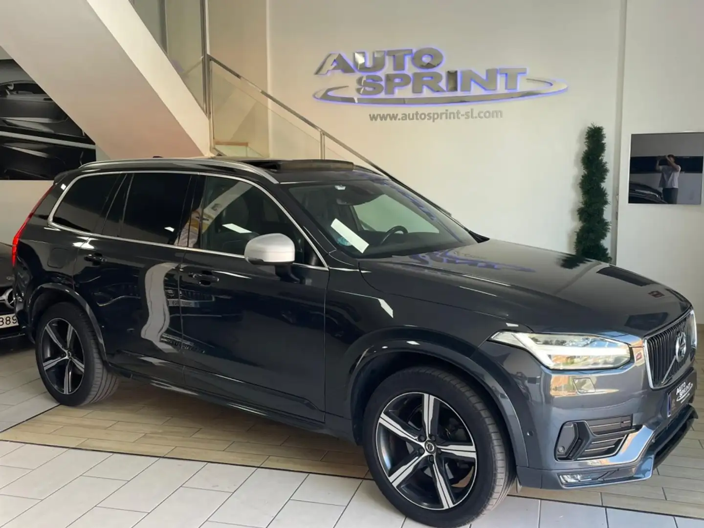 Volvo XC90 D5 R-Design AWD 225 Aut. Gris - 2