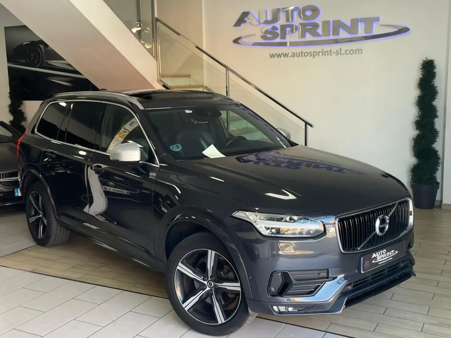 Volvo XC90 D5 R-Design AWD 225 Aut. Gris - 1
