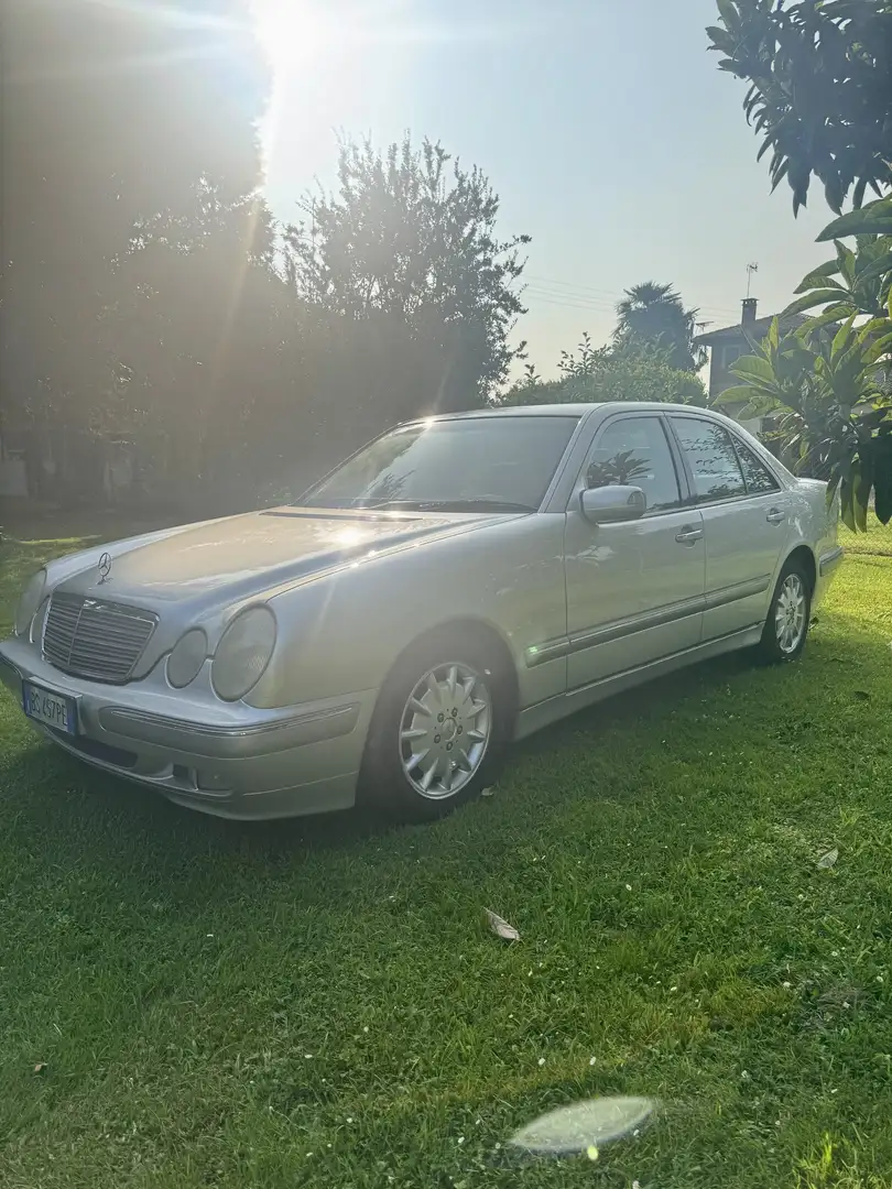 Mercedes-Benz E 270 CDI Elegance - 1