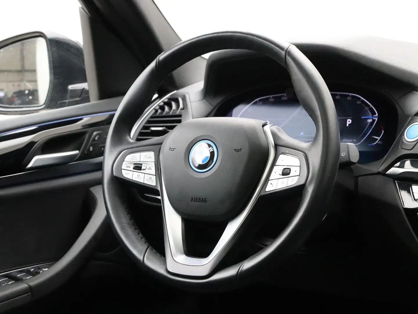 BMW iX3 Executive 80 kWh - M Sport - Trekhaak Noir - 2